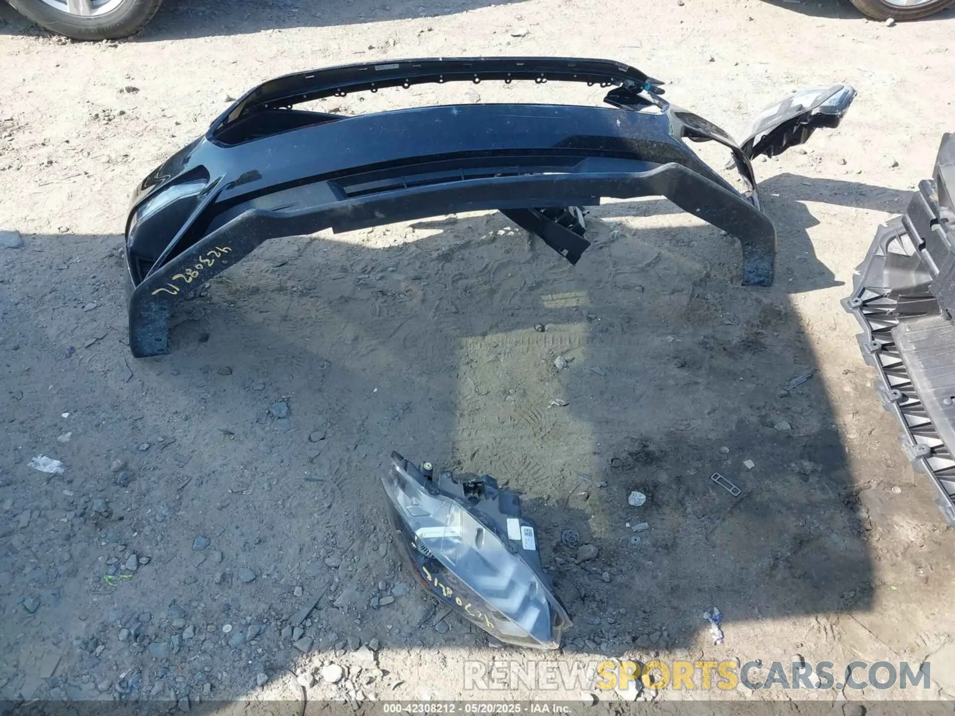 12 Photograph of a damaged car 1FA6P8TH8L5118039 FORD MUSTANG 2020