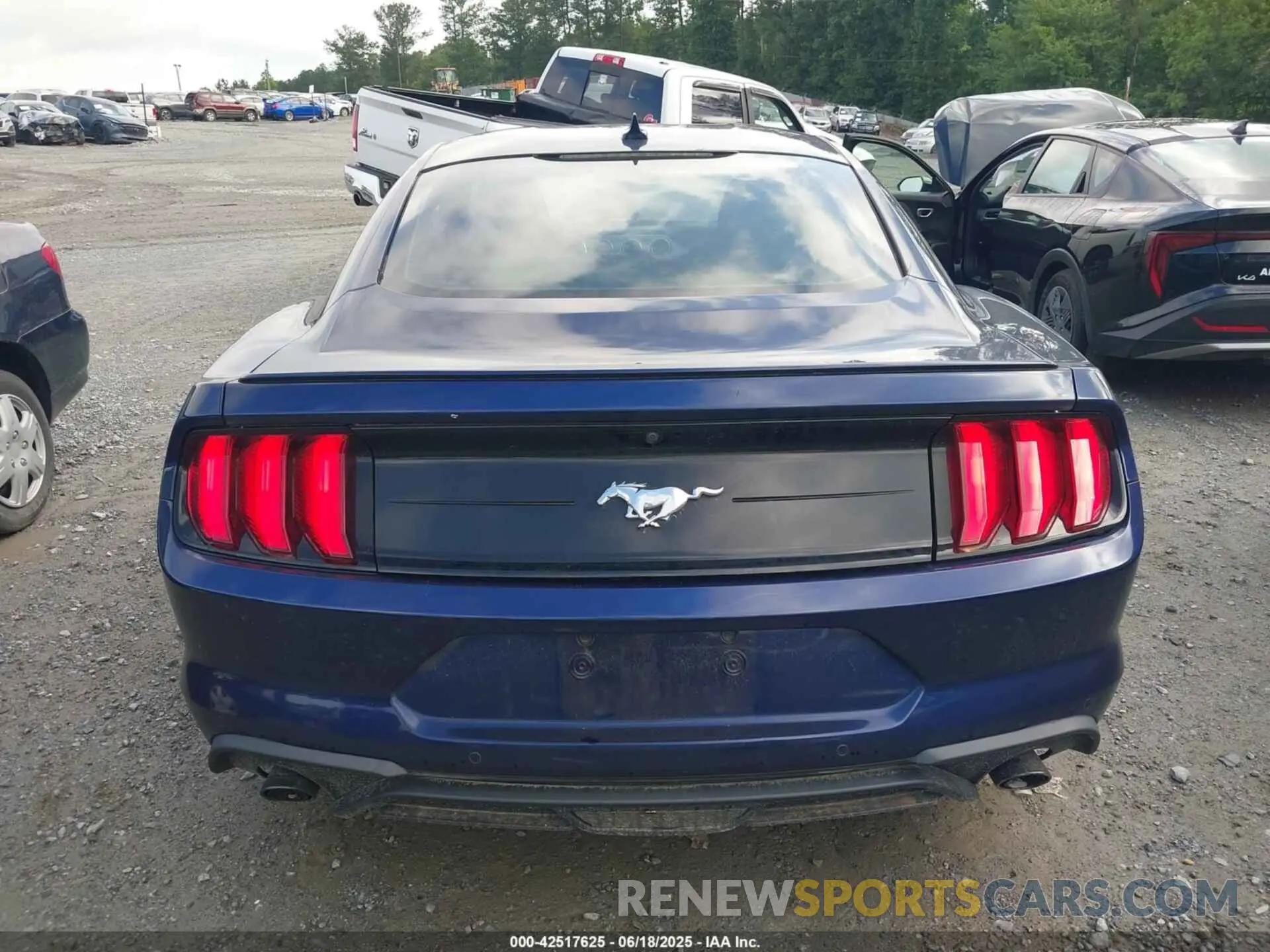 15 Photograph of a damaged car 1FA6P8TH8L5175177 FORD MUSTANG 2020