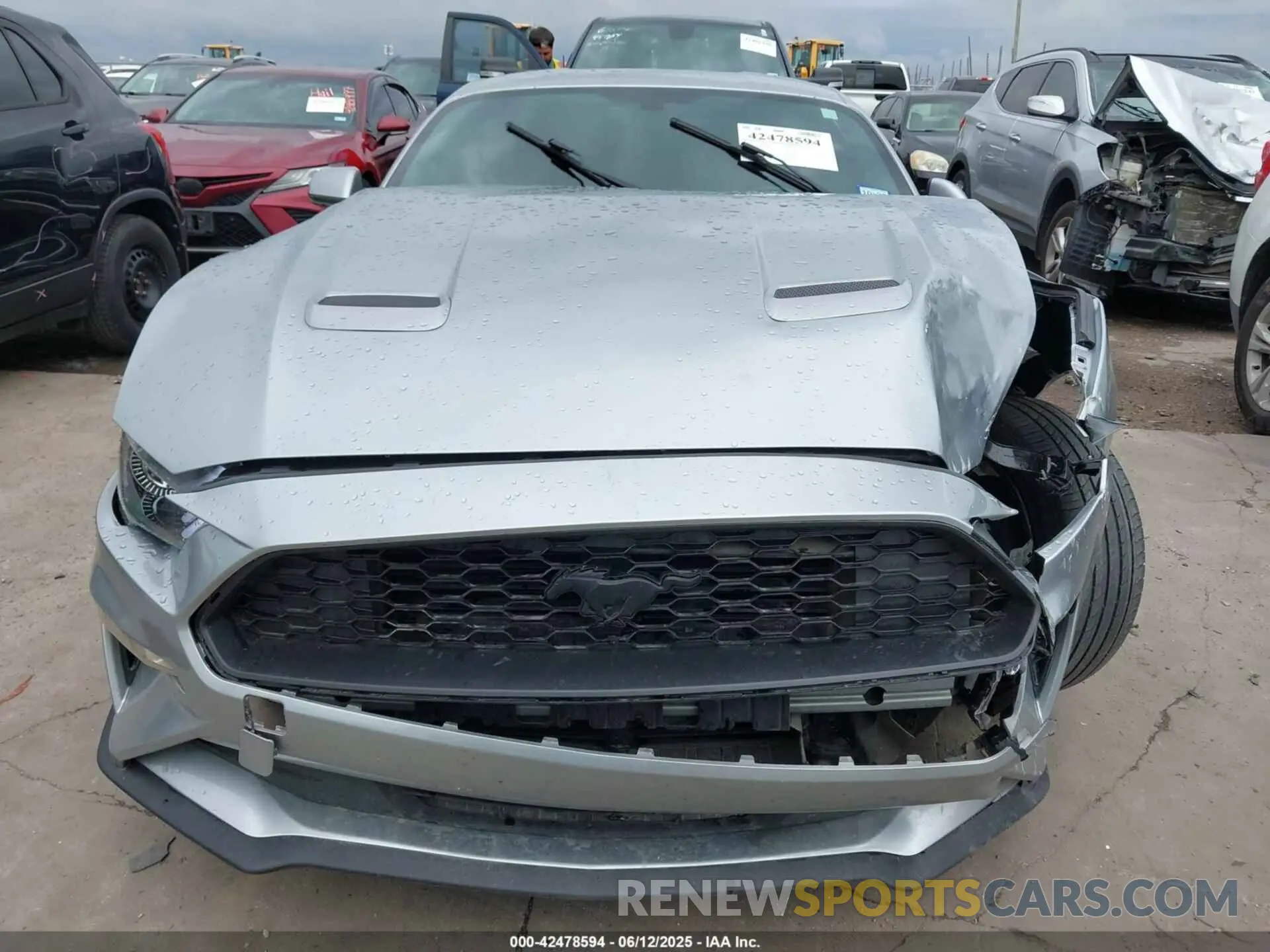 11 Photograph of a damaged car 1FA6P8THXL5136364 FORD MUSTANG 2020
