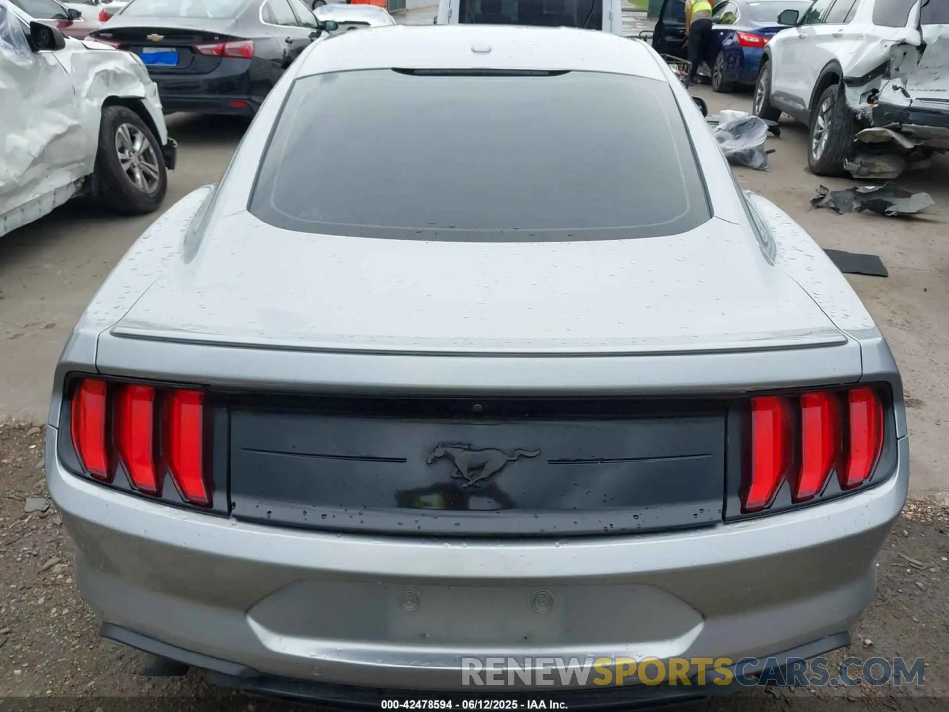 15 Photograph of a damaged car 1FA6P8THXL5136364 FORD MUSTANG 2020