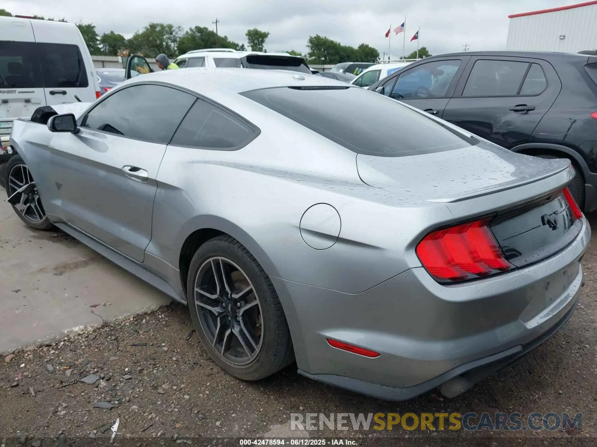 3 Photograph of a damaged car 1FA6P8THXL5136364 FORD MUSTANG 2020