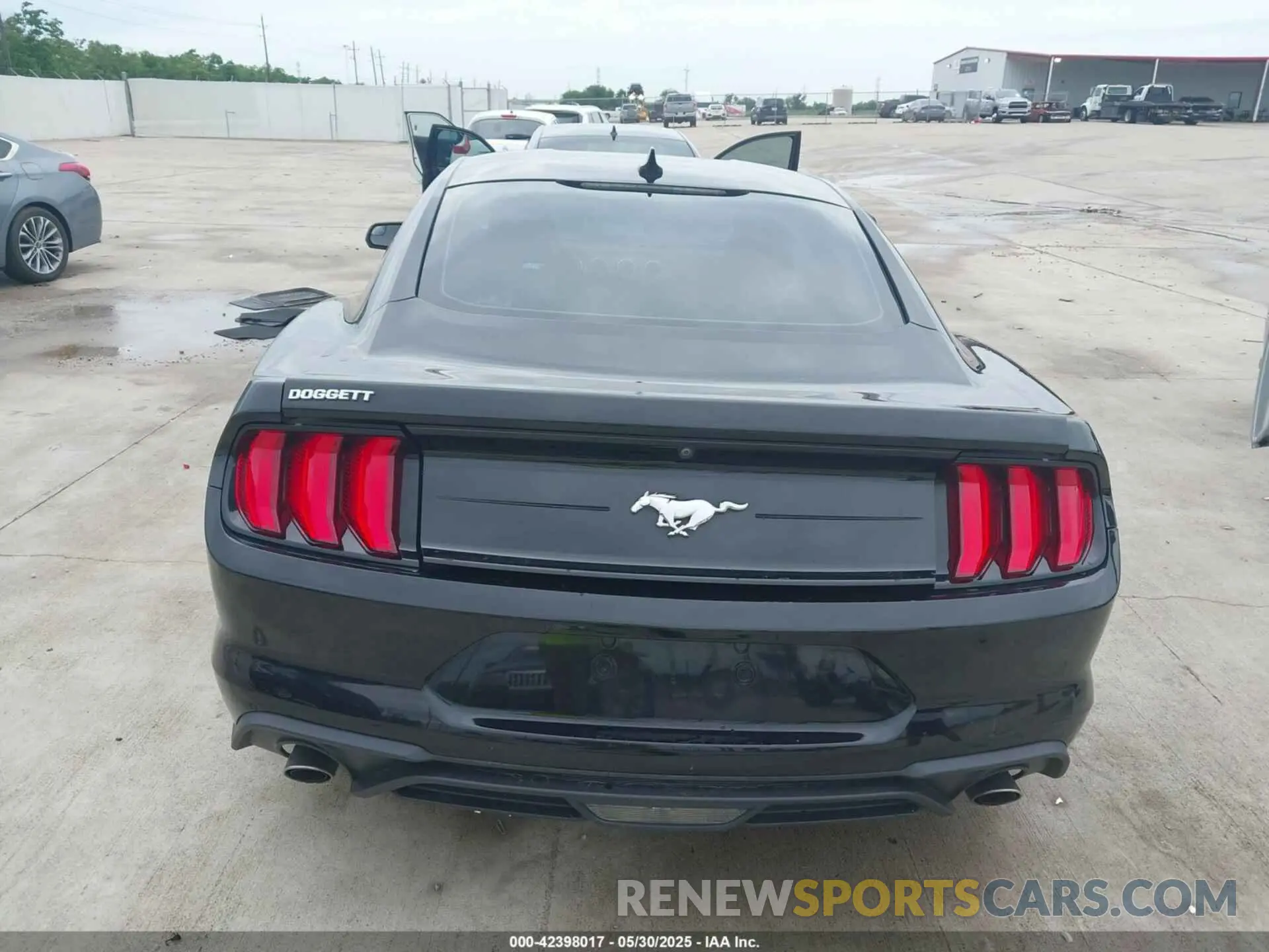 16 Photograph of a damaged car 1FA6P8THXL5158364 FORD MUSTANG 2020