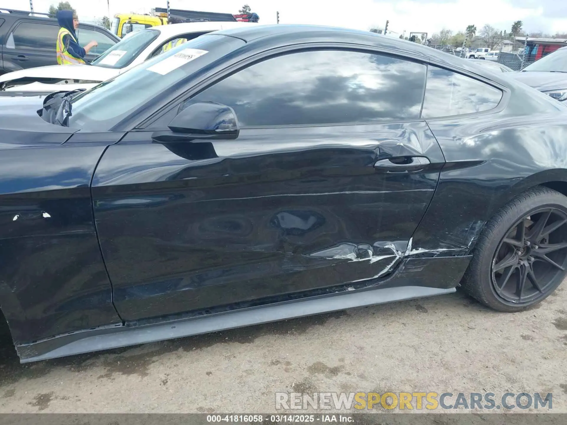 6 Photograph of a damaged car 1FA6P8THXL5177271 FORD MUSTANG 2020