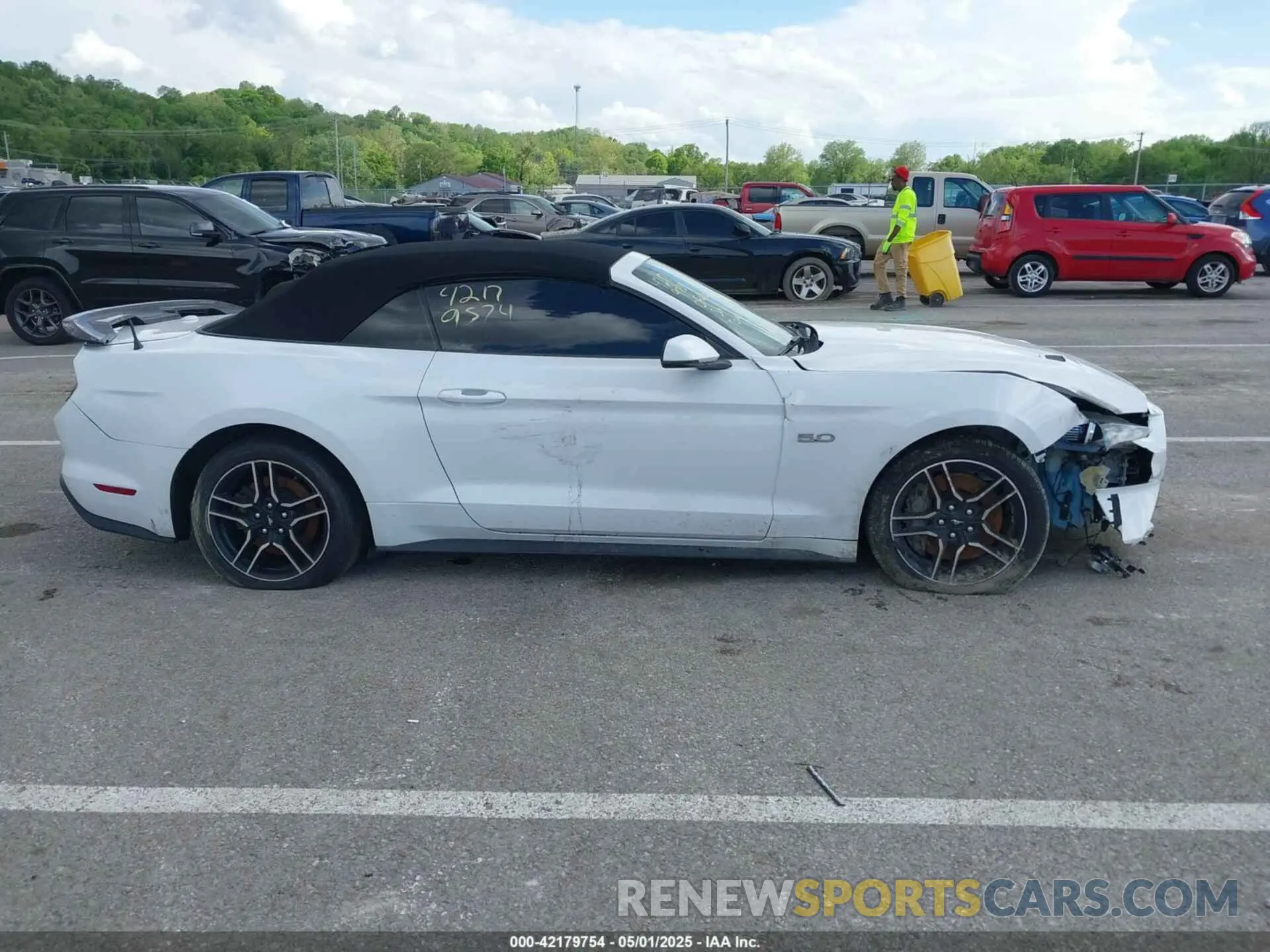 12 Photograph of a damaged car 1FATP8FF3L5136512 FORD MUSTANG 2020