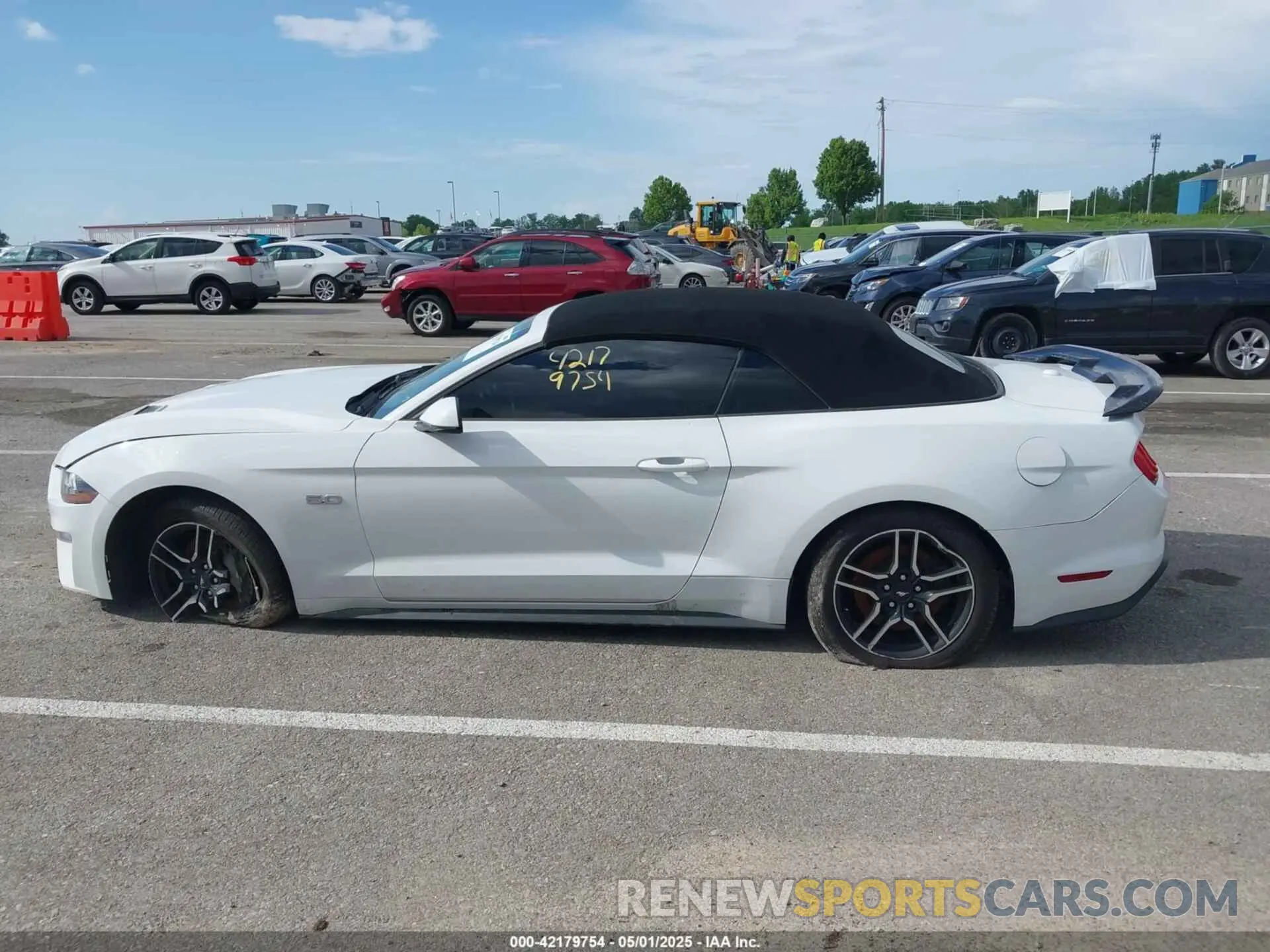 13 Photograph of a damaged car 1FATP8FF3L5136512 FORD MUSTANG 2020