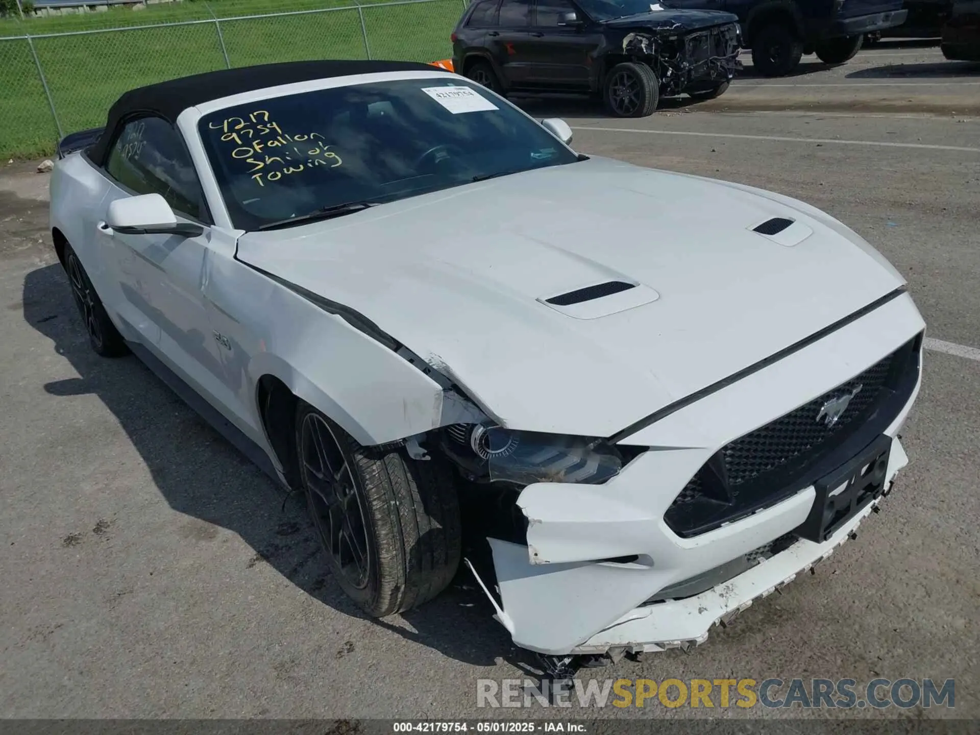 6 Photograph of a damaged car 1FATP8FF3L5136512 FORD MUSTANG 2020