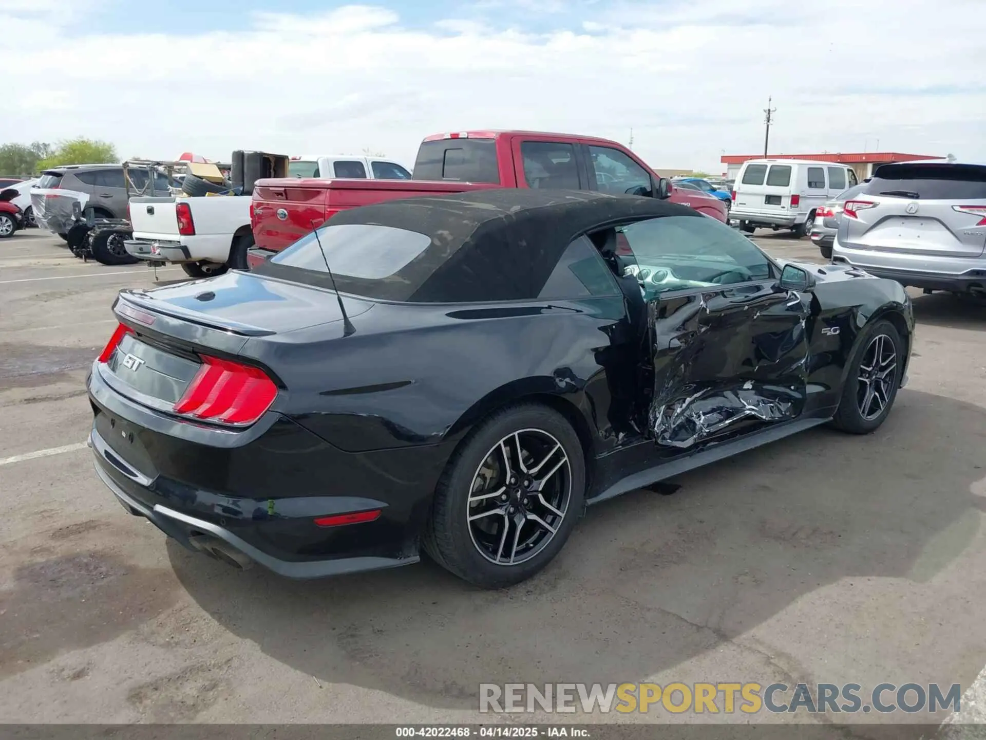 4 Photograph of a damaged car 1FATP8FF5L5119453 FORD MUSTANG 2020