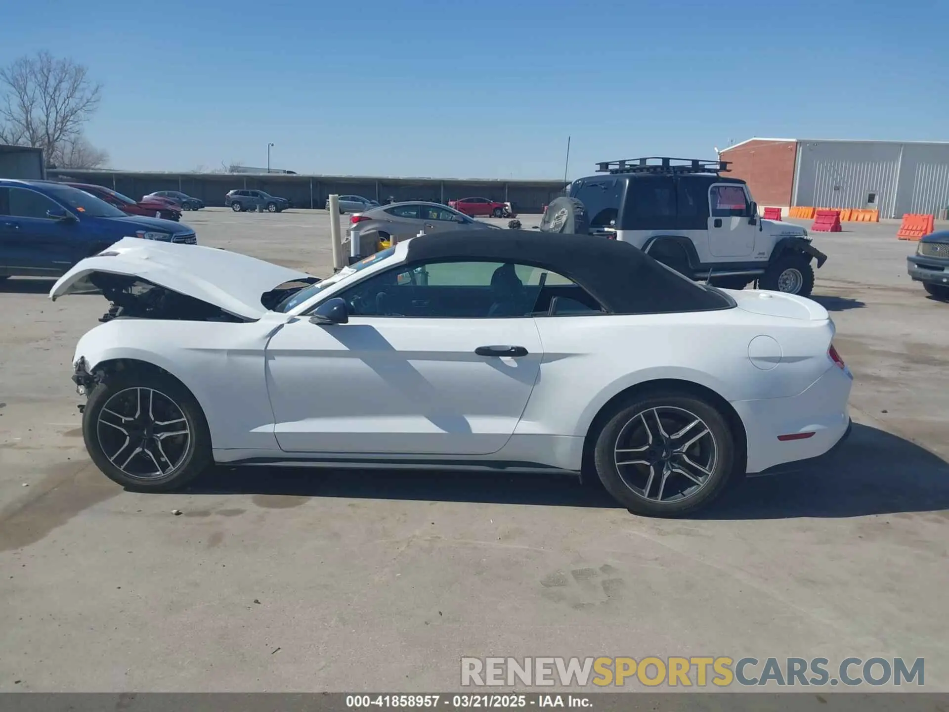 14 Photograph of a damaged car 1FATP8UH0L5119932 FORD MUSTANG 2020