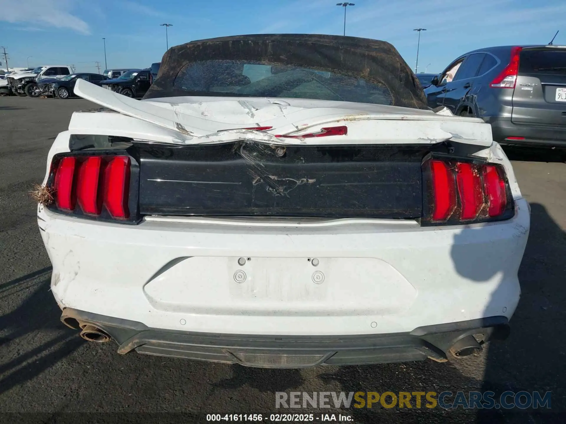 16 Photograph of a damaged car 1FATP8UH1L5114464 FORD MUSTANG 2020