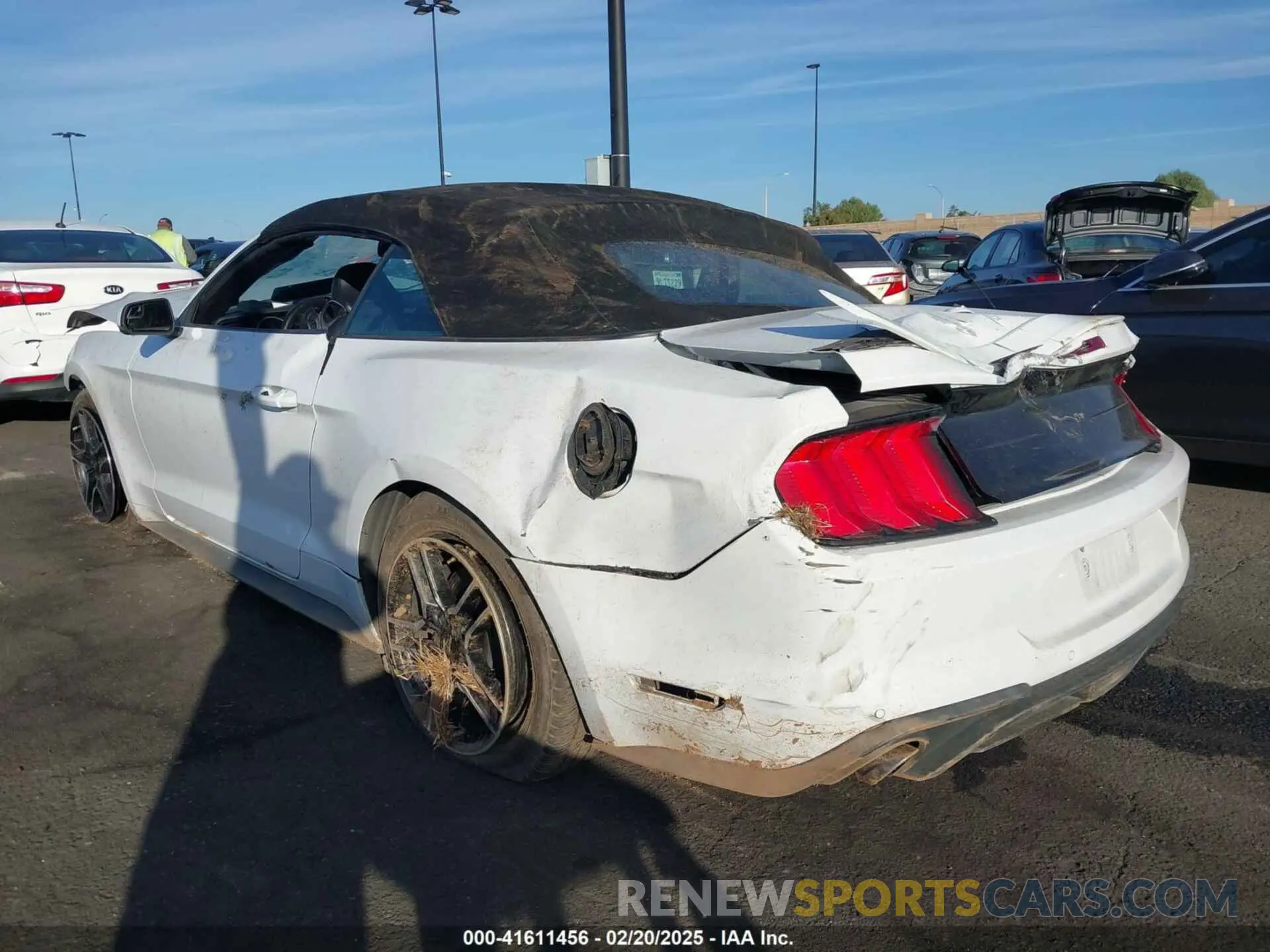 3 Photograph of a damaged car 1FATP8UH1L5114464 FORD MUSTANG 2020