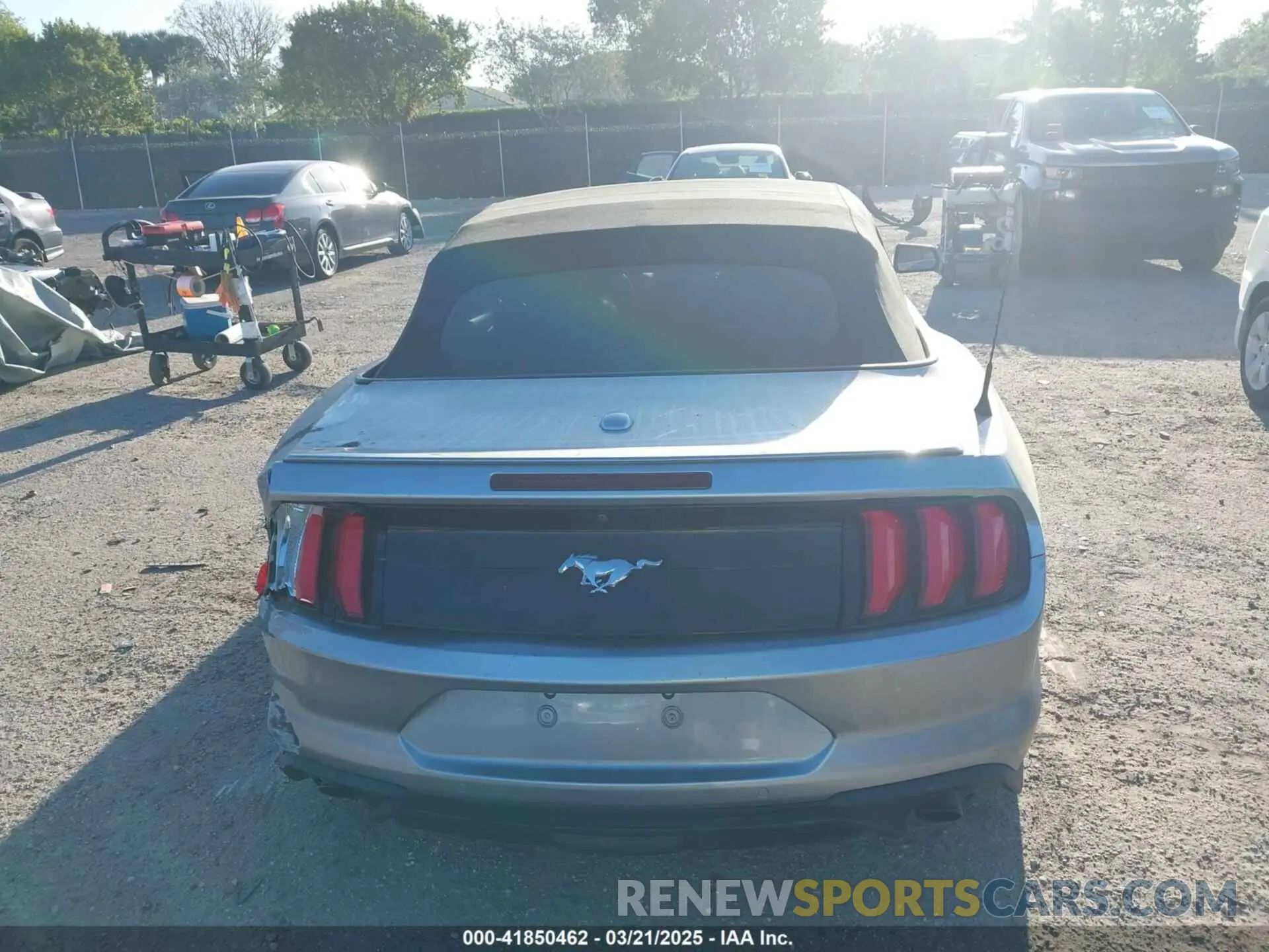 16 Photograph of a damaged car 1FATP8UH2L5112755 FORD MUSTANG 2020