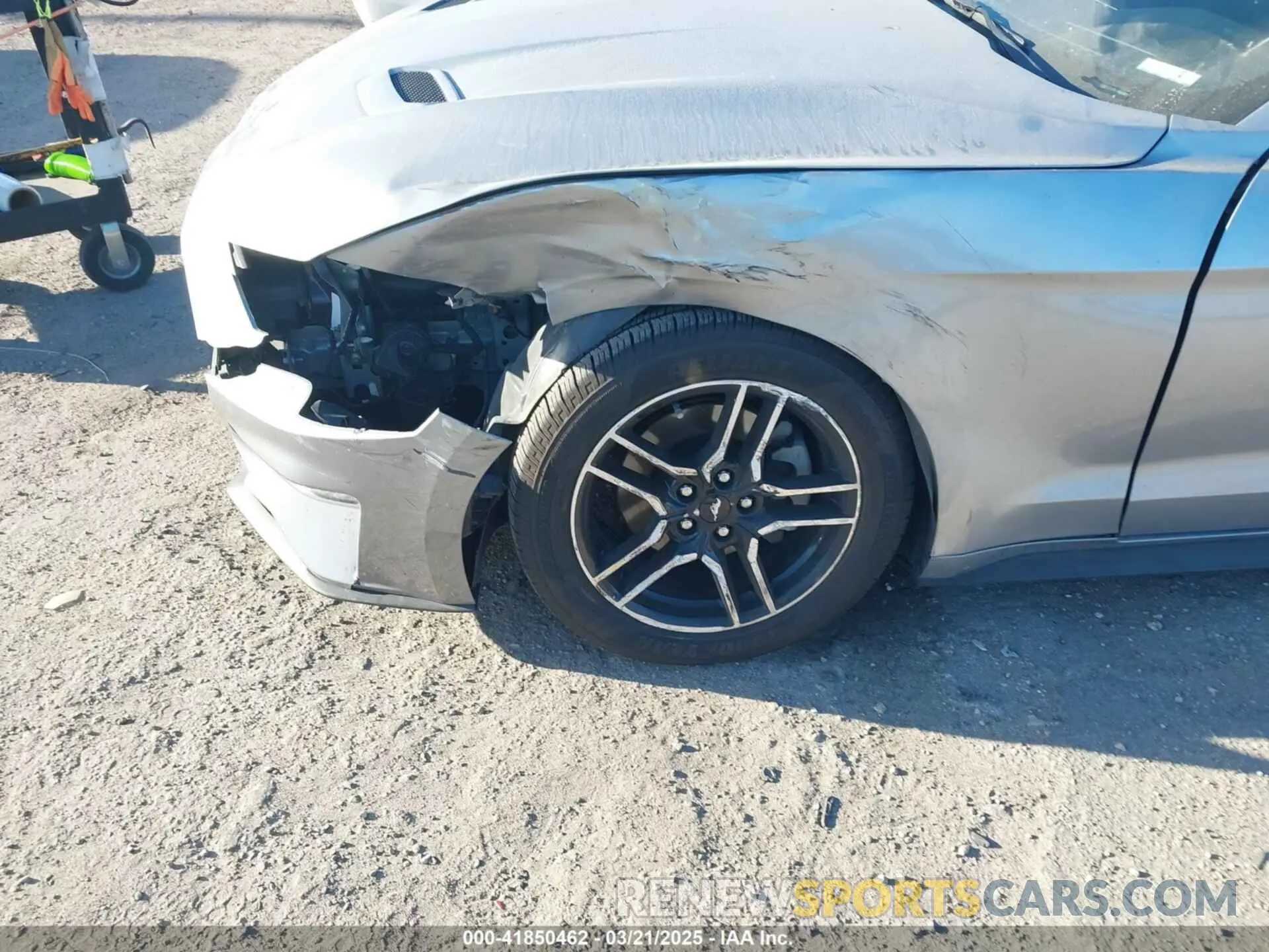 18 Photograph of a damaged car 1FATP8UH2L5112755 FORD MUSTANG 2020