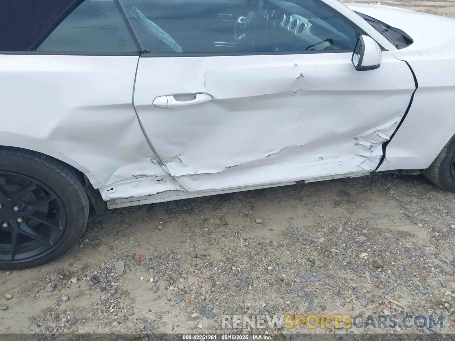 18 Photograph of a damaged car 1FATP8UH2L5119009 FORD MUSTANG 2020