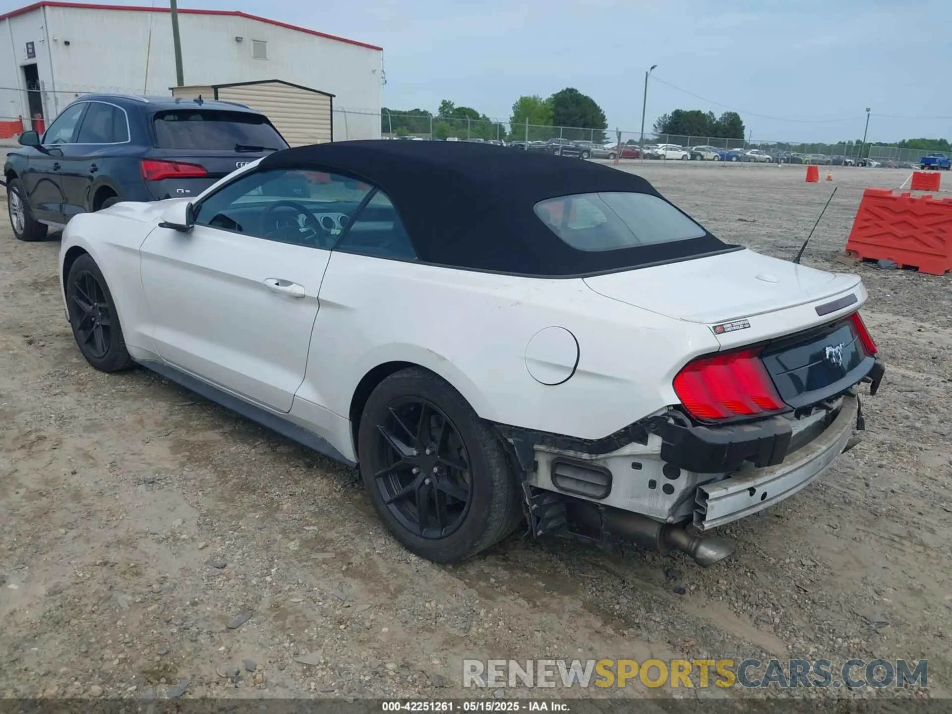 3 Photograph of a damaged car 1FATP8UH2L5119009 FORD MUSTANG 2020
