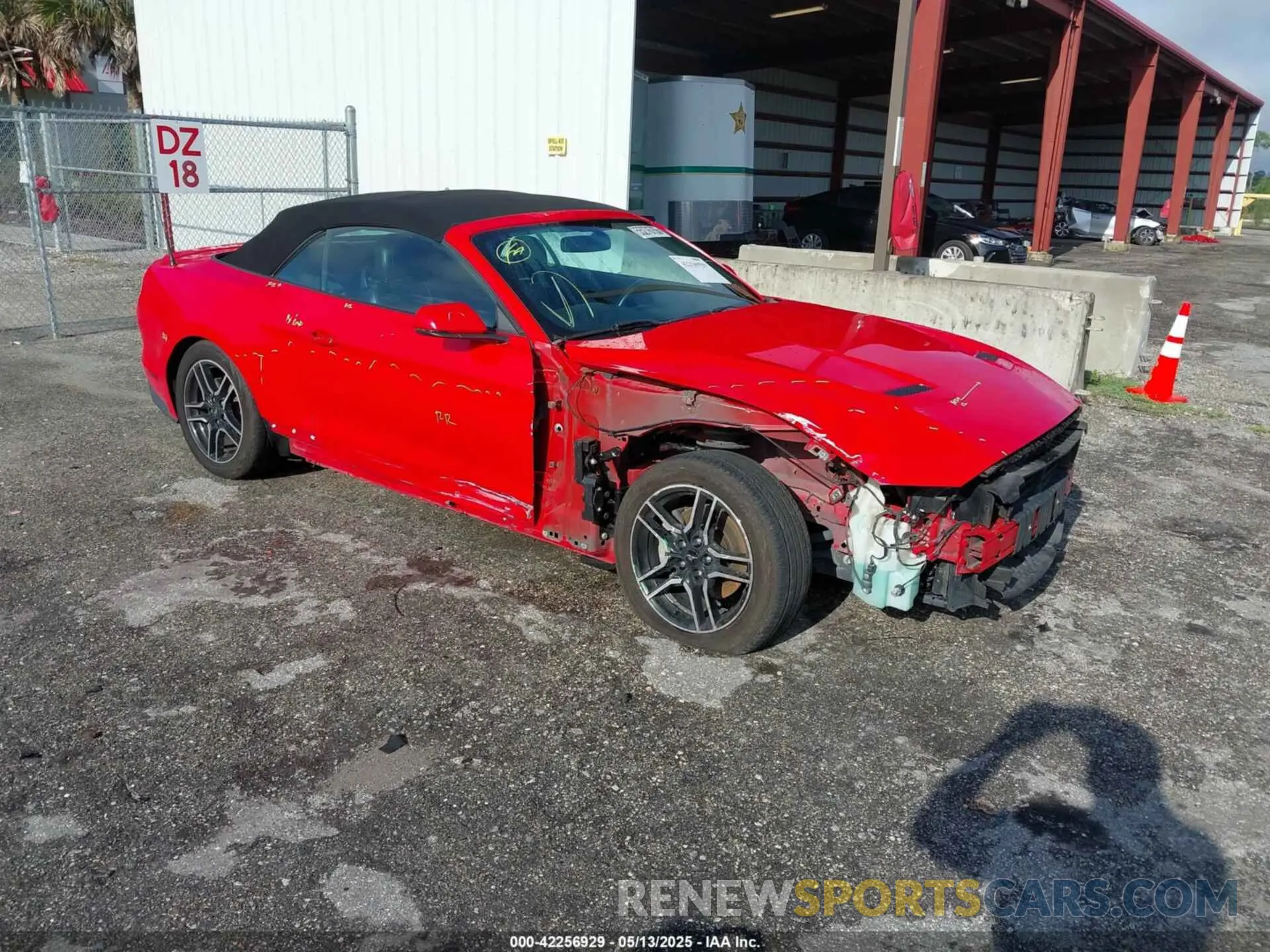 1 Photograph of a damaged car 1FATP8UH2L5119804 FORD MUSTANG 2020