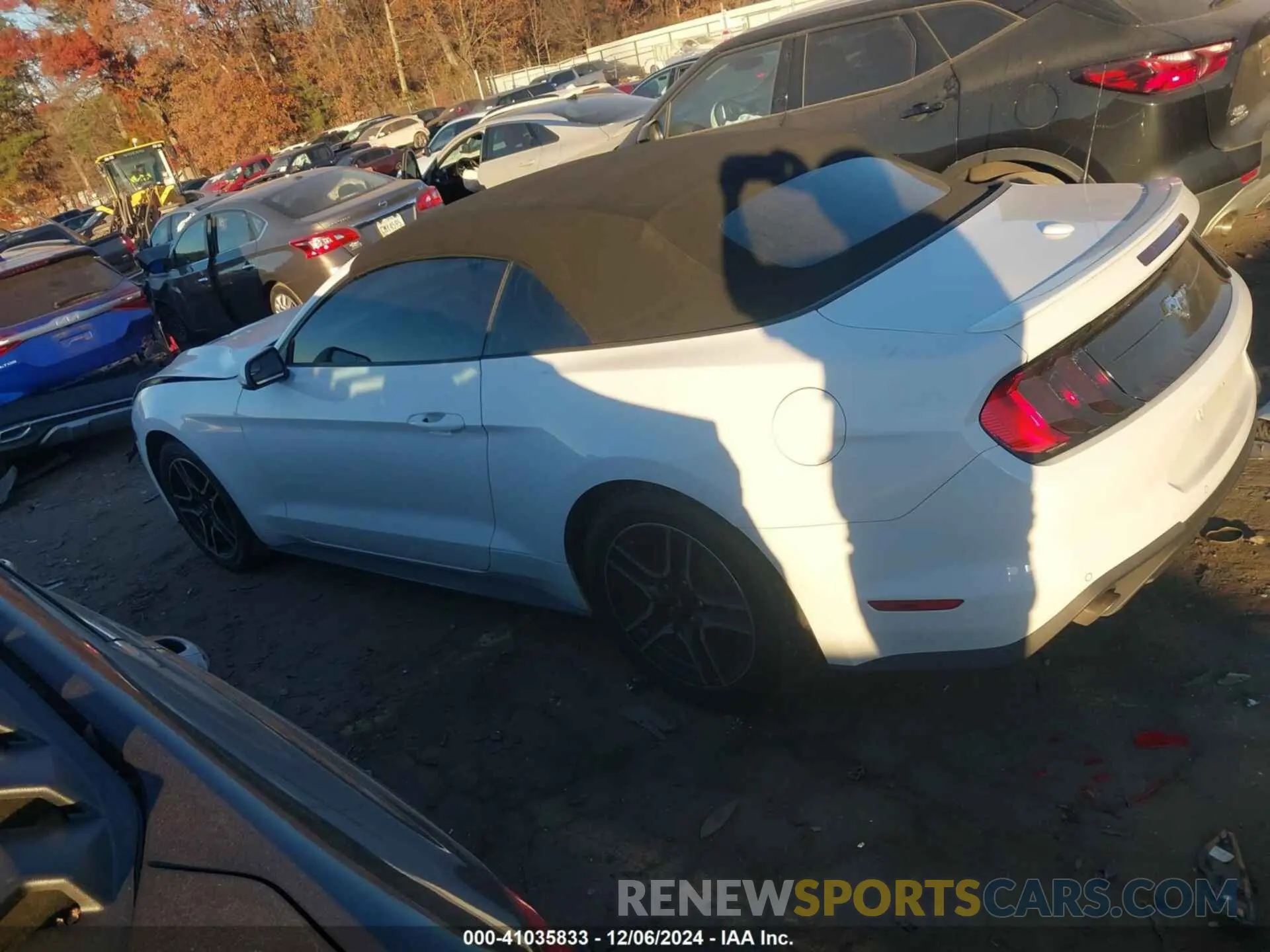 14 Photograph of a damaged car 1FATP8UH5L5137780 FORD MUSTANG 2020