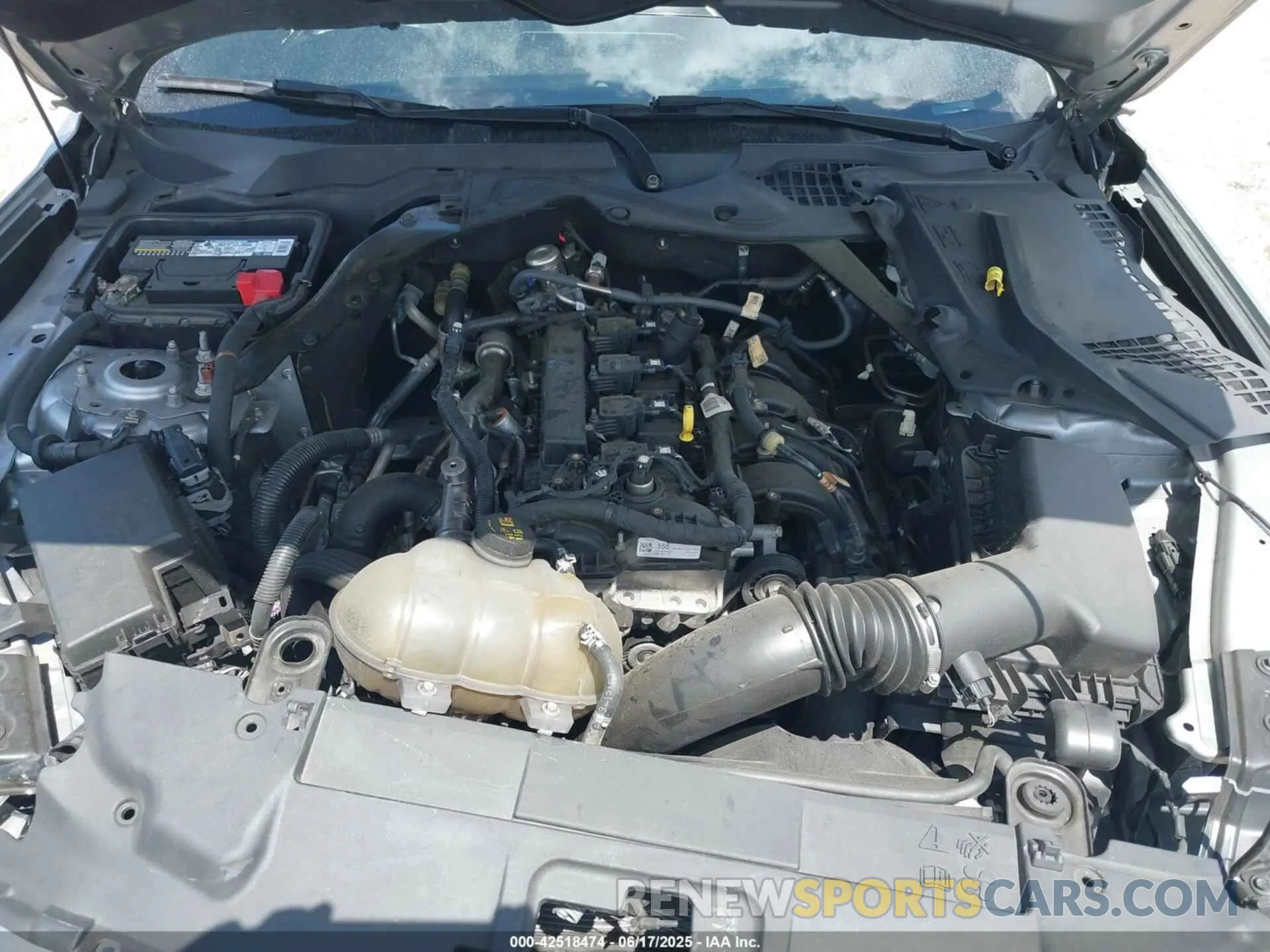 10 Photograph of a damaged car 1FATP8UH6L5106537 FORD MUSTANG 2020