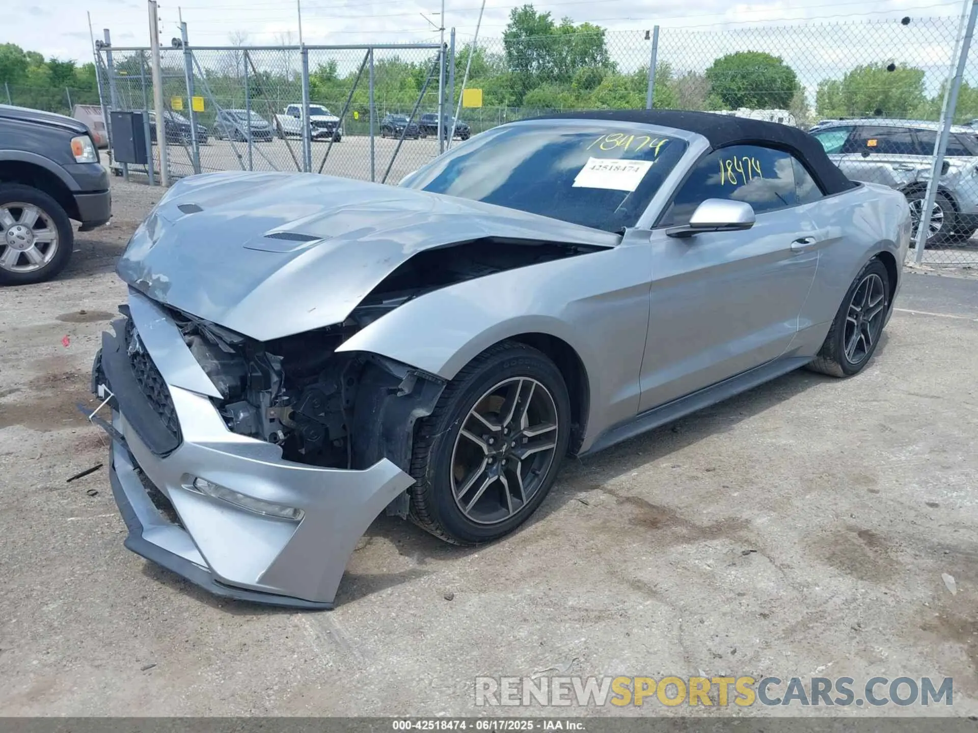 2 Photograph of a damaged car 1FATP8UH6L5106537 FORD MUSTANG 2020