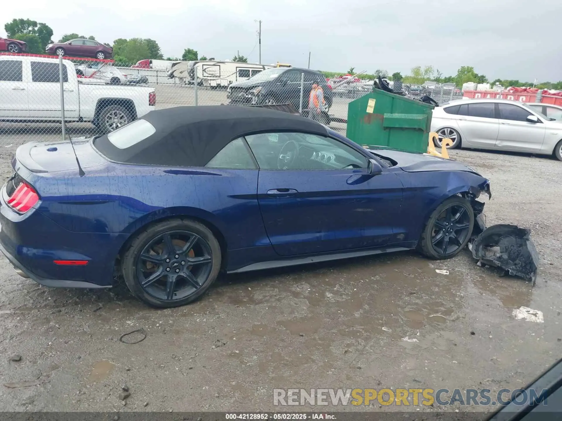 14 Photograph of a damaged car 1FATP8UH8L5106720 FORD MUSTANG 2020