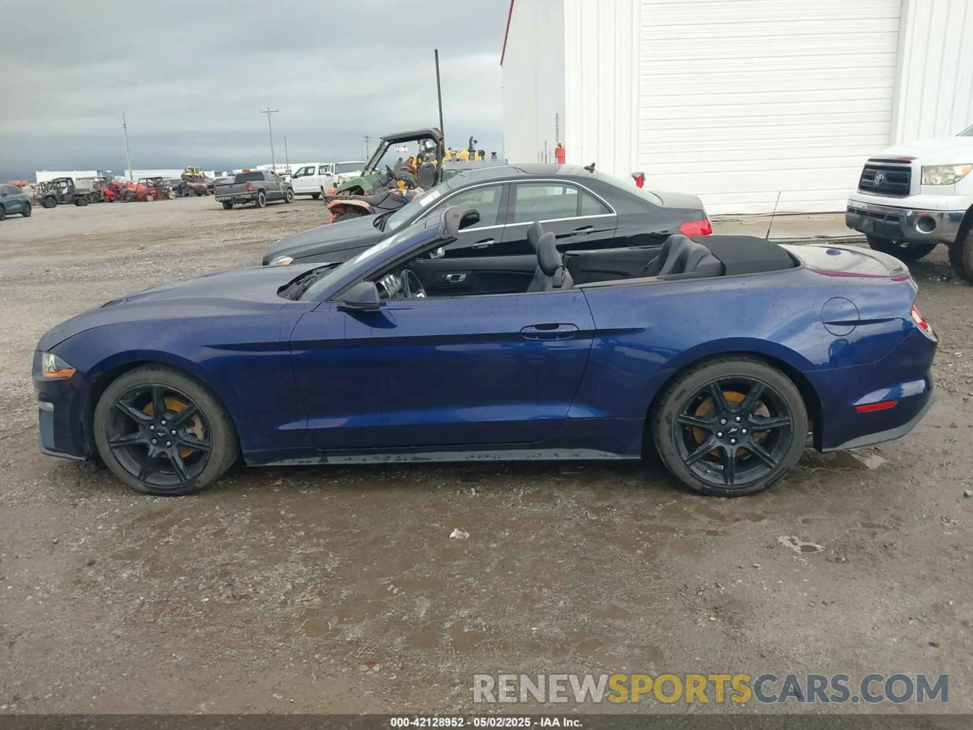 15 Photograph of a damaged car 1FATP8UH8L5106720 FORD MUSTANG 2020