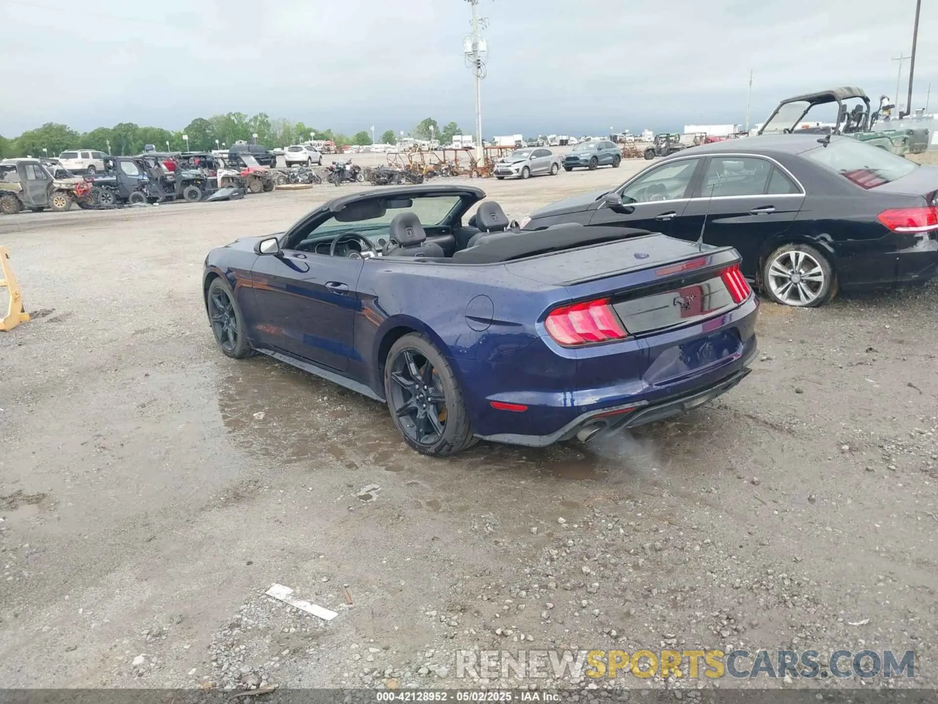 3 Photograph of a damaged car 1FATP8UH8L5106720 FORD MUSTANG 2020