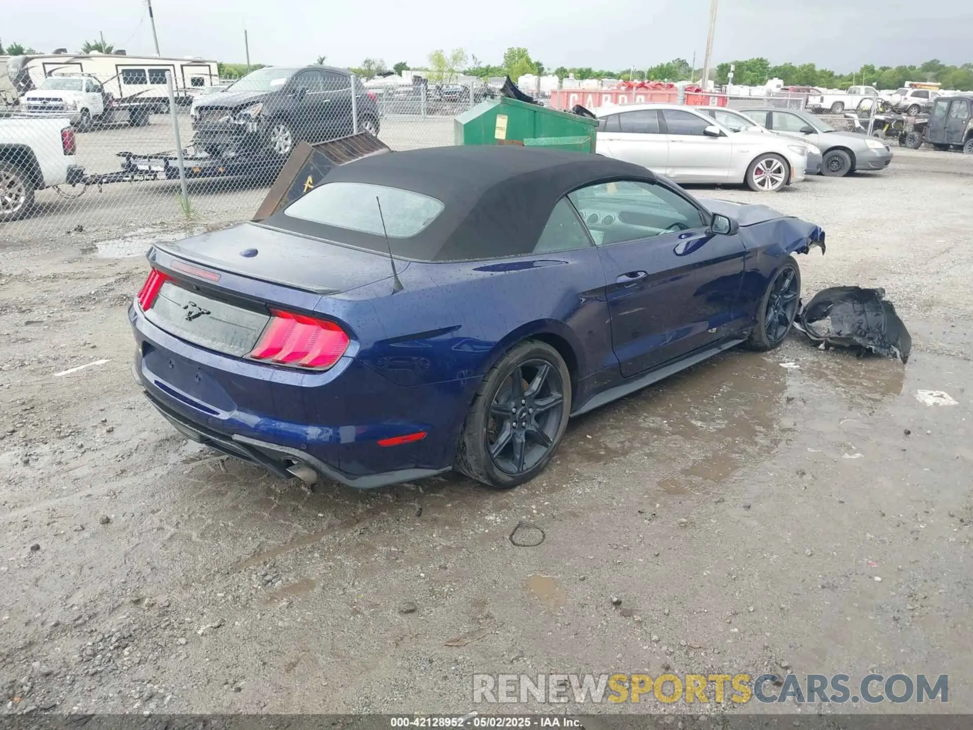 4 Photograph of a damaged car 1FATP8UH8L5106720 FORD MUSTANG 2020