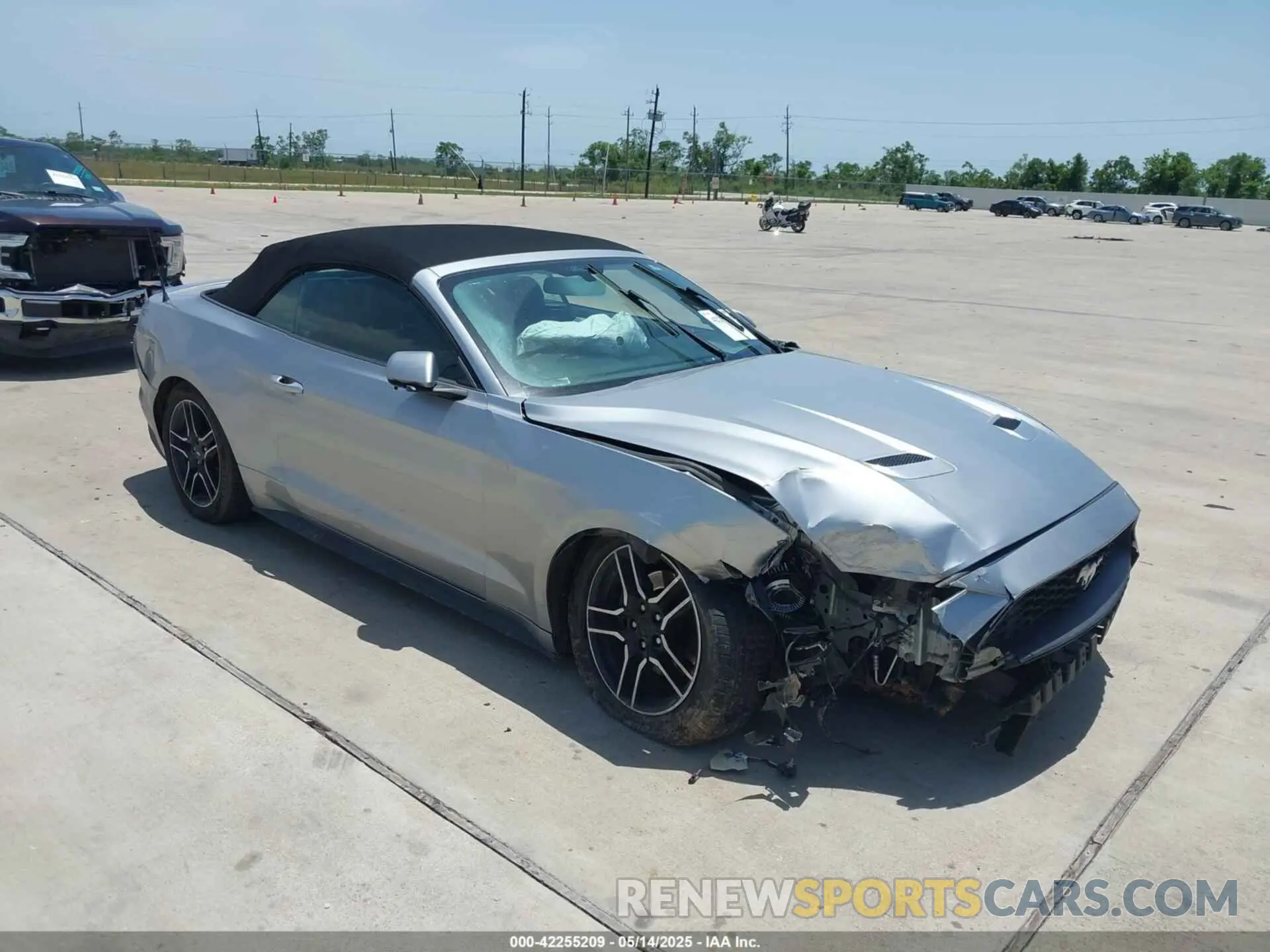 1 Photograph of a damaged car 1FATP8UHXL5111742 FORD MUSTANG 2020
