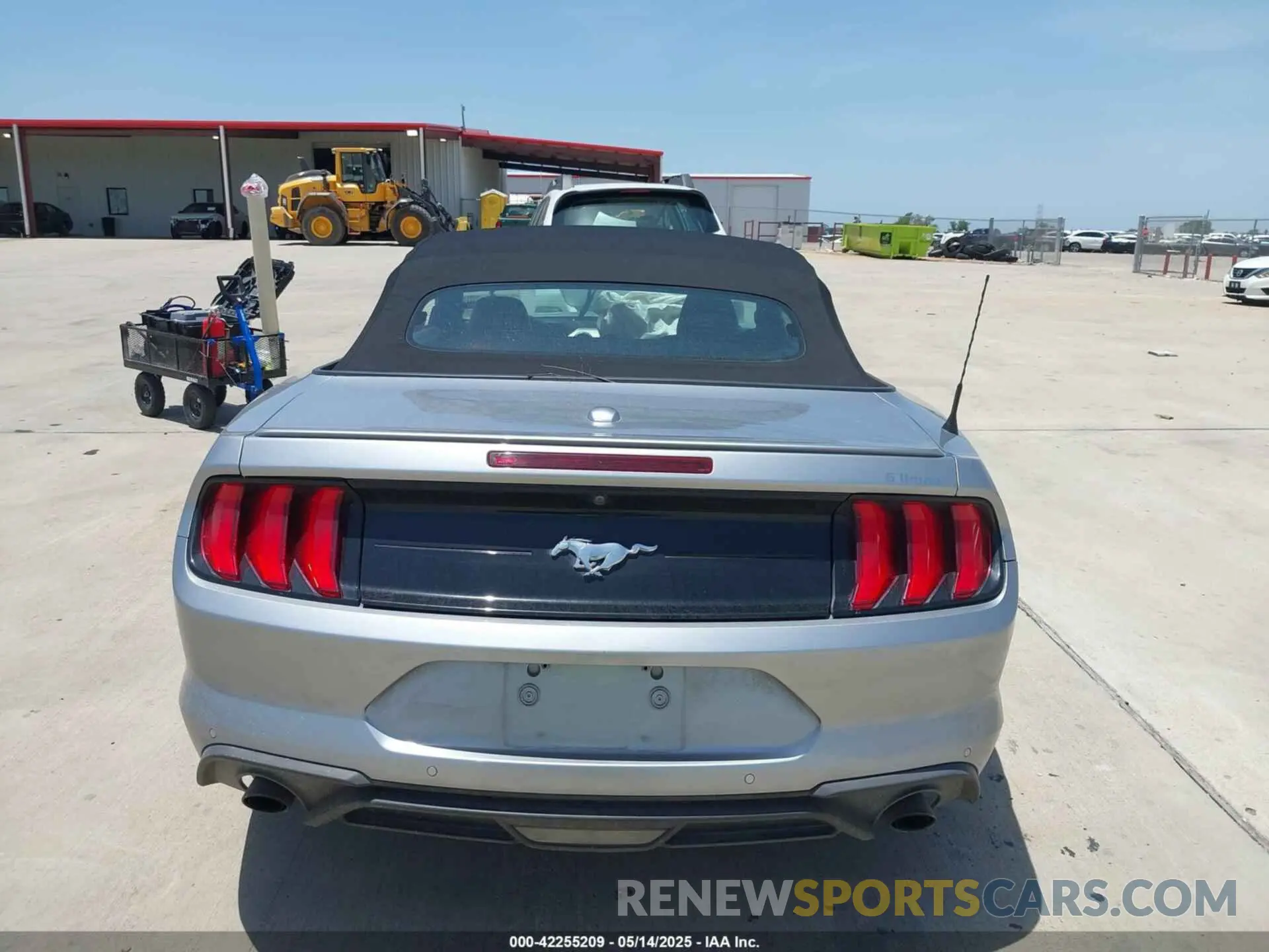 16 Photograph of a damaged car 1FATP8UHXL5111742 FORD MUSTANG 2020