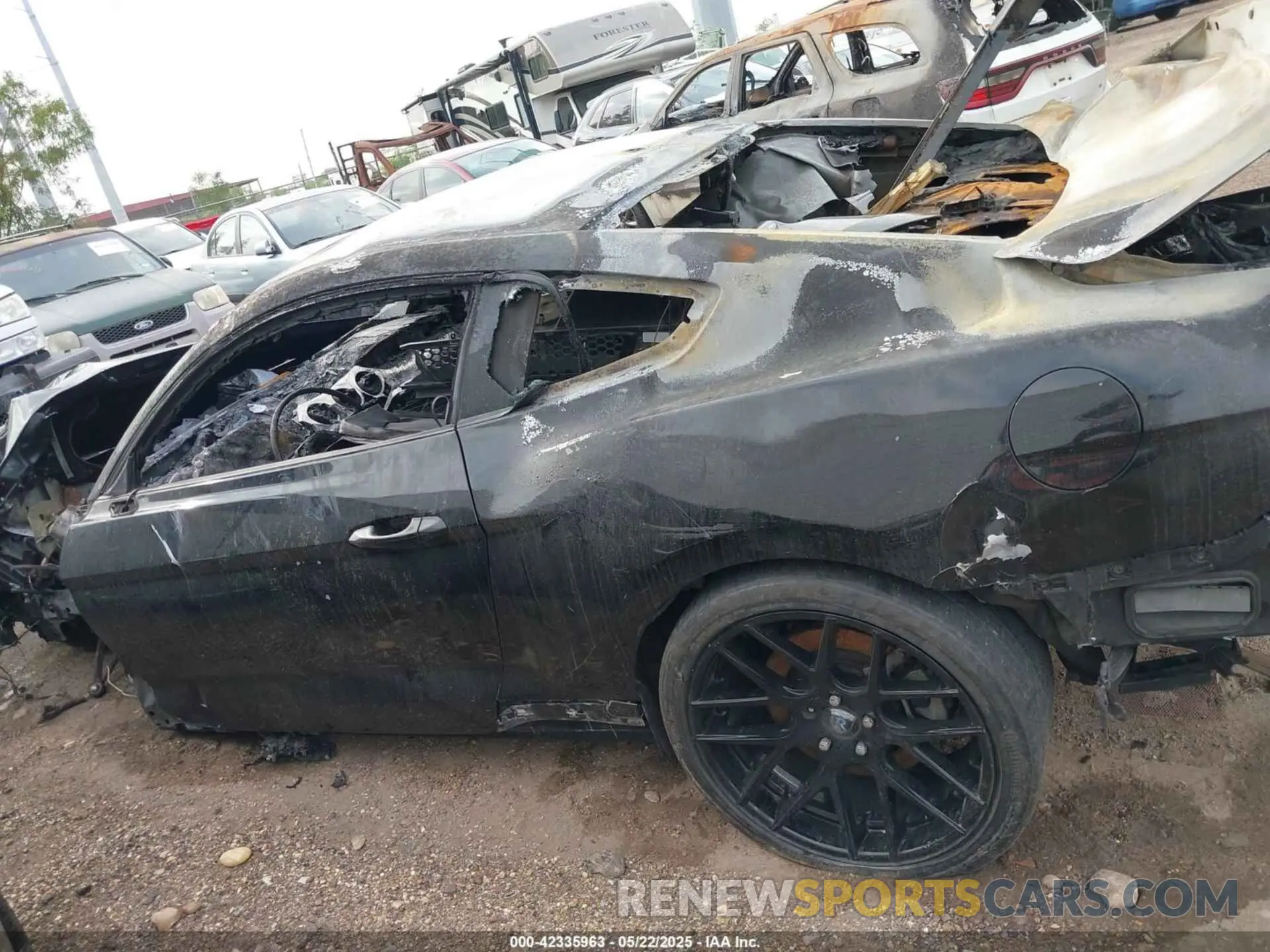 15 Photograph of a damaged car 1FA6P8CF0M5137281 FORD MUSTANG 2021