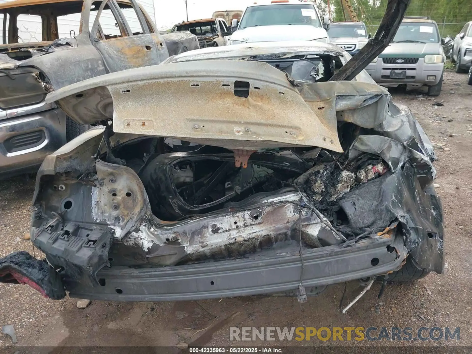 17 Photograph of a damaged car 1FA6P8CF0M5137281 FORD MUSTANG 2021
