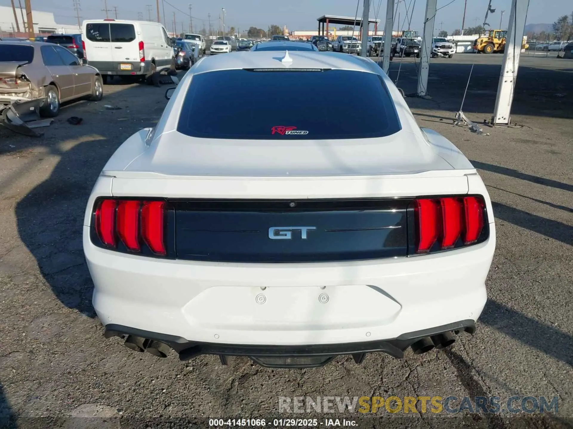 16 Photograph of a damaged car 1FA6P8CF1M5110879 FORD MUSTANG 2021