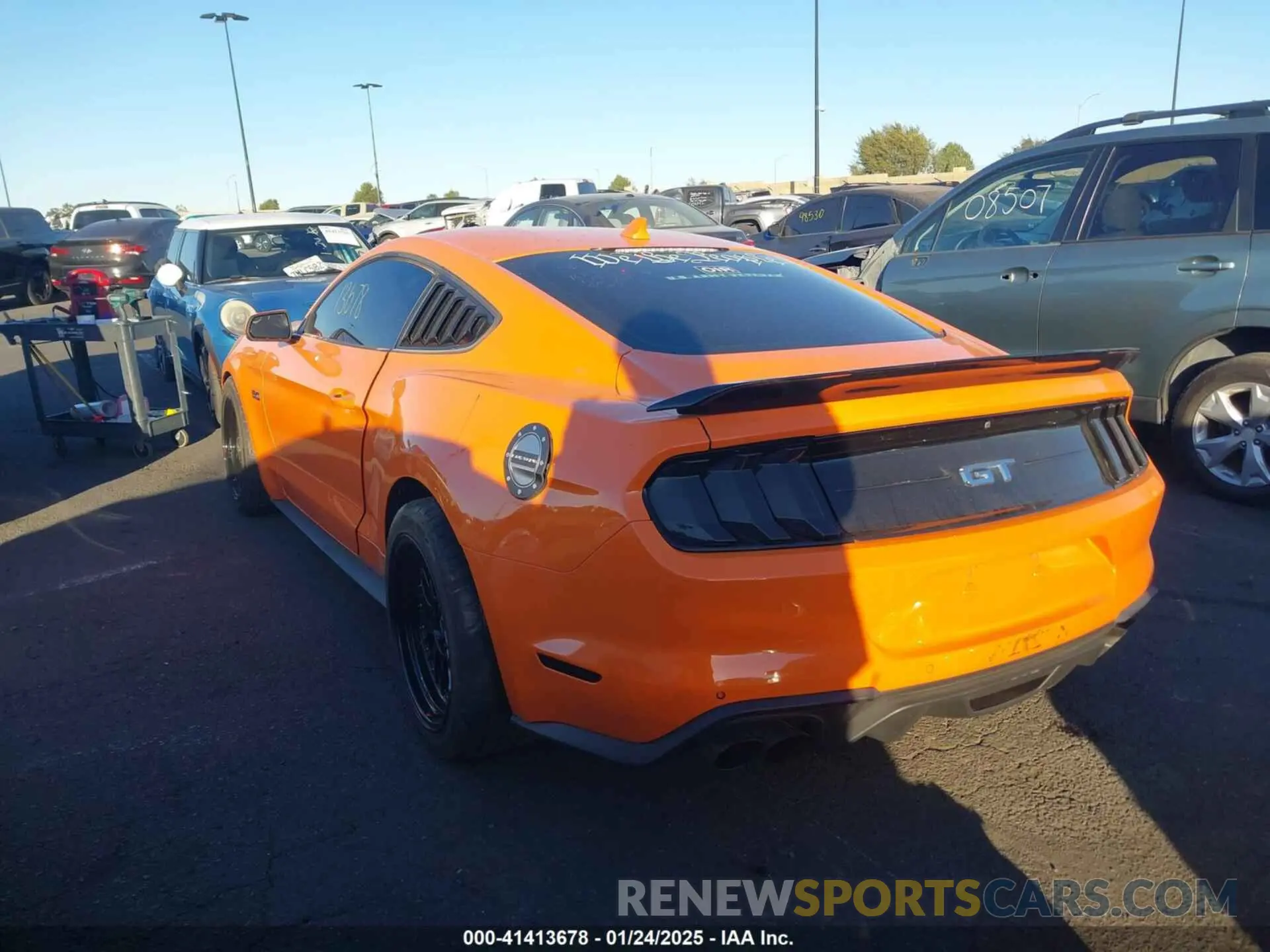15 Photograph of a damaged car 1FA6P8CF5M5116202 FORD MUSTANG 2021