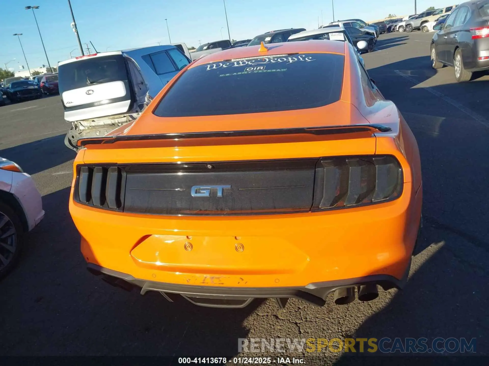 17 Photograph of a damaged car 1FA6P8CF5M5116202 FORD MUSTANG 2021