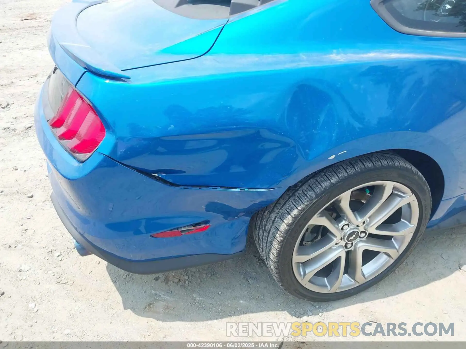 6 Photograph of a damaged car 1FA6P8CF5M5151256 FORD MUSTANG 2021