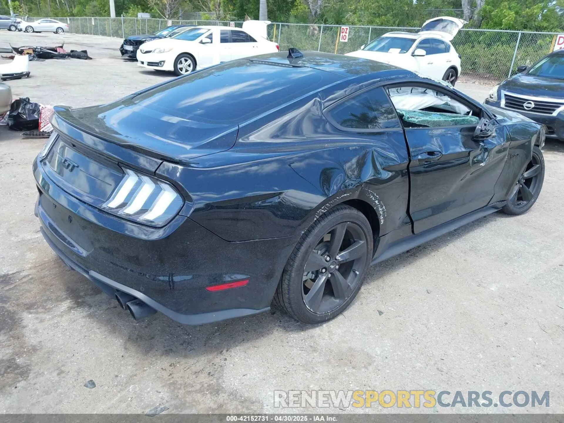 4 Photograph of a damaged car 1FA6P8CF9M5101993 FORD MUSTANG 2021