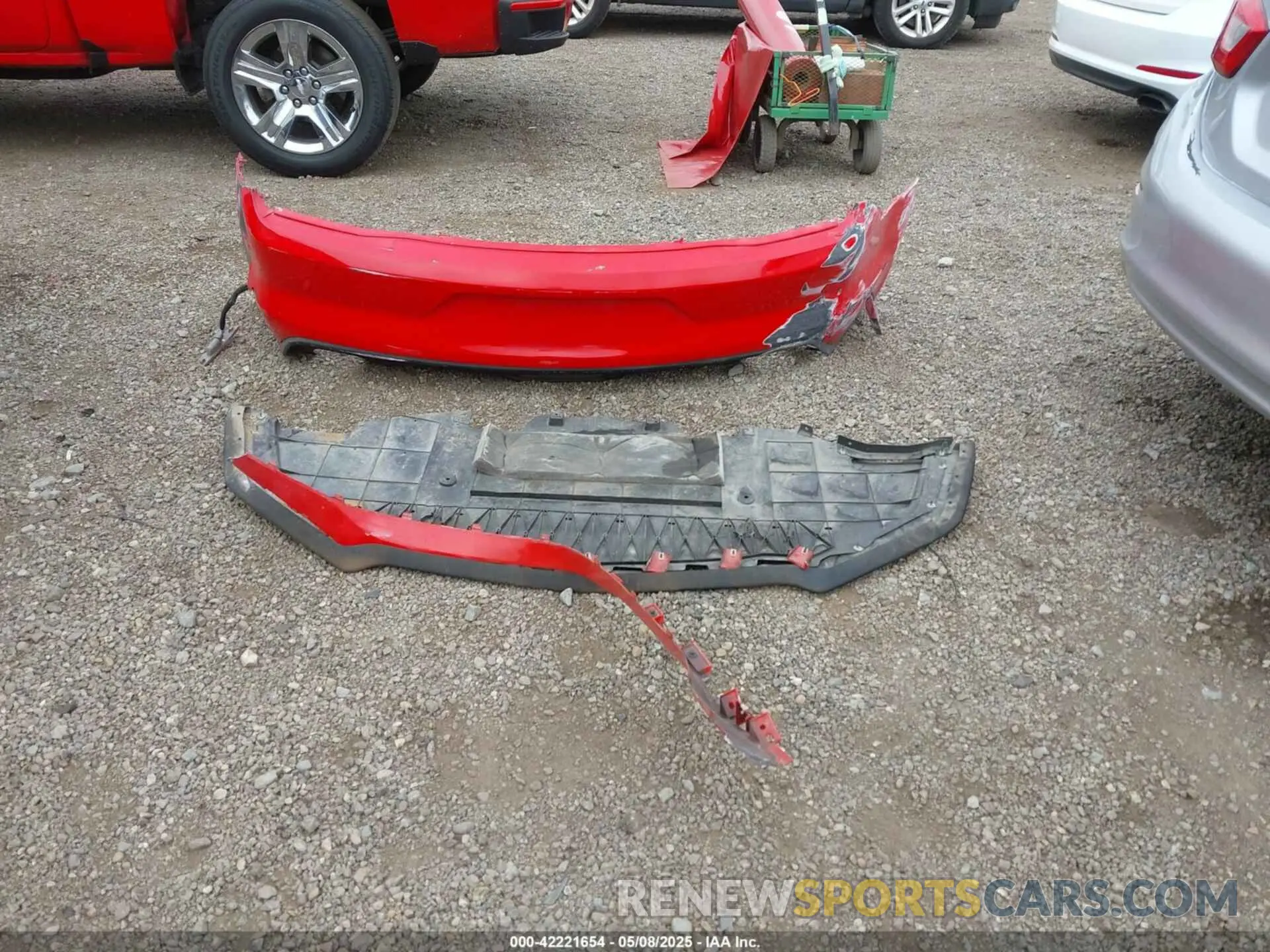 12 Photograph of a damaged car 1FA6P8TH0M5115847 FORD MUSTANG 2021