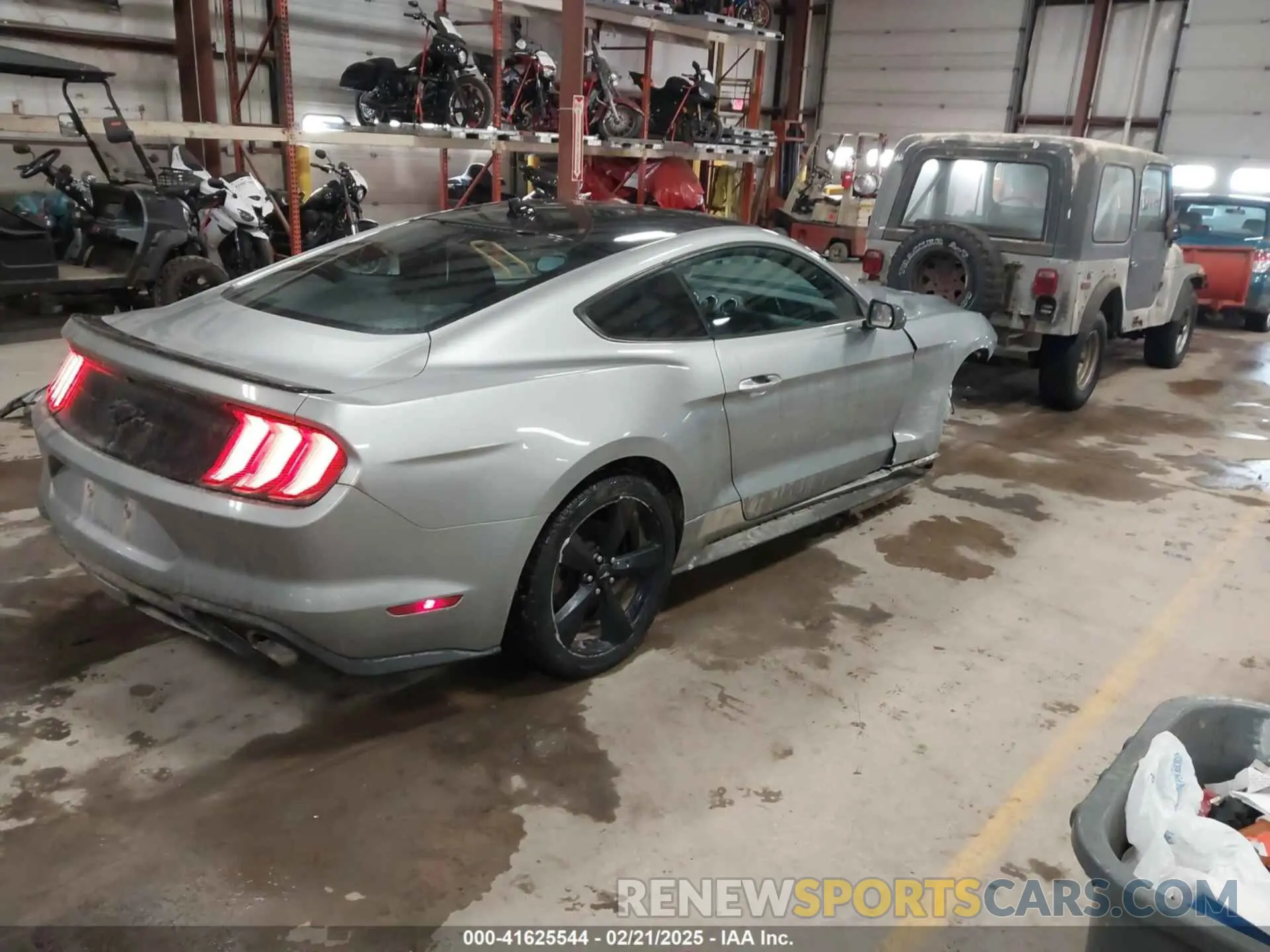 4 Photograph of a damaged car 1FA6P8TH1M5127800 FORD MUSTANG 2021