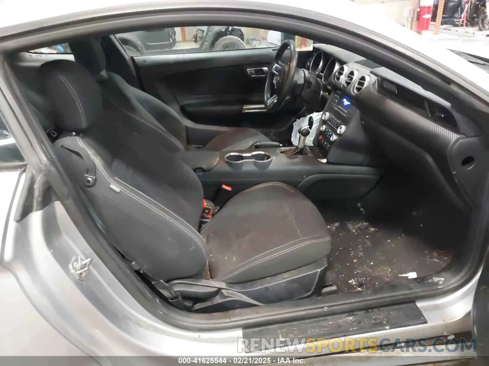 5 Photograph of a damaged car 1FA6P8TH1M5127800 FORD MUSTANG 2021