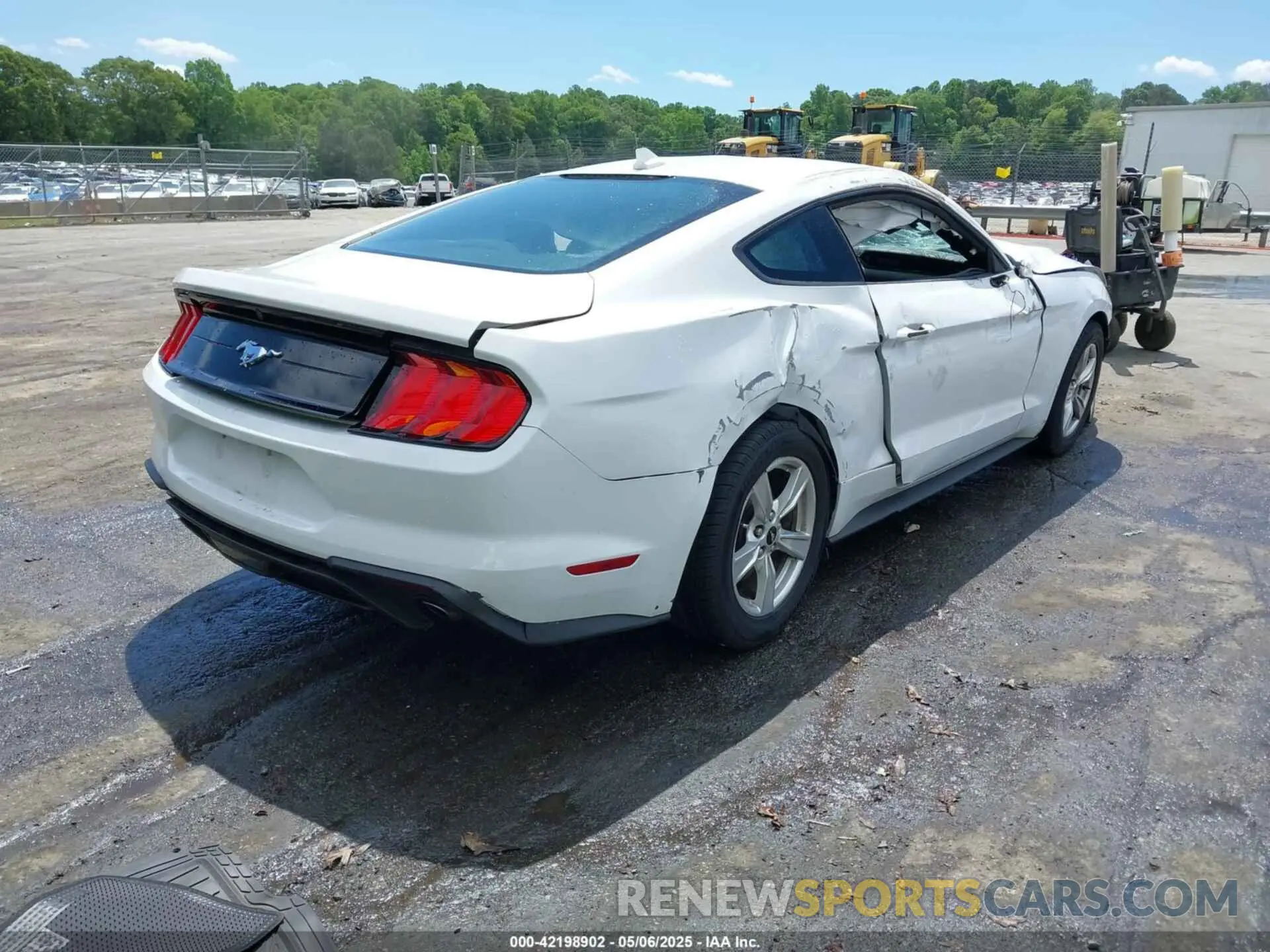 4 Photograph of a damaged car 1FA6P8TH1M5156455 FORD MUSTANG 2021