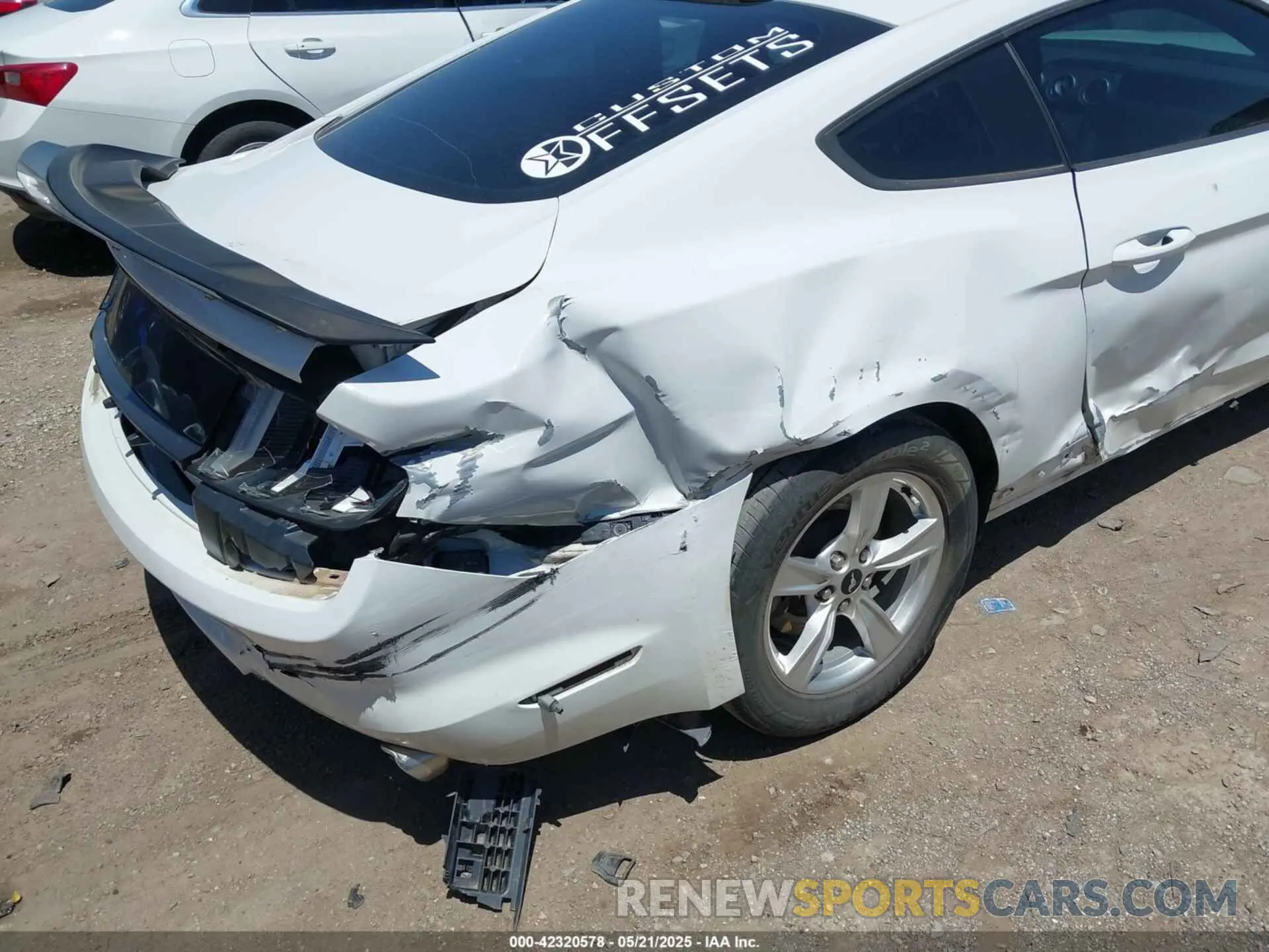 12 Photograph of a damaged car 1FA6P8TH8M5146814 FORD MUSTANG 2021