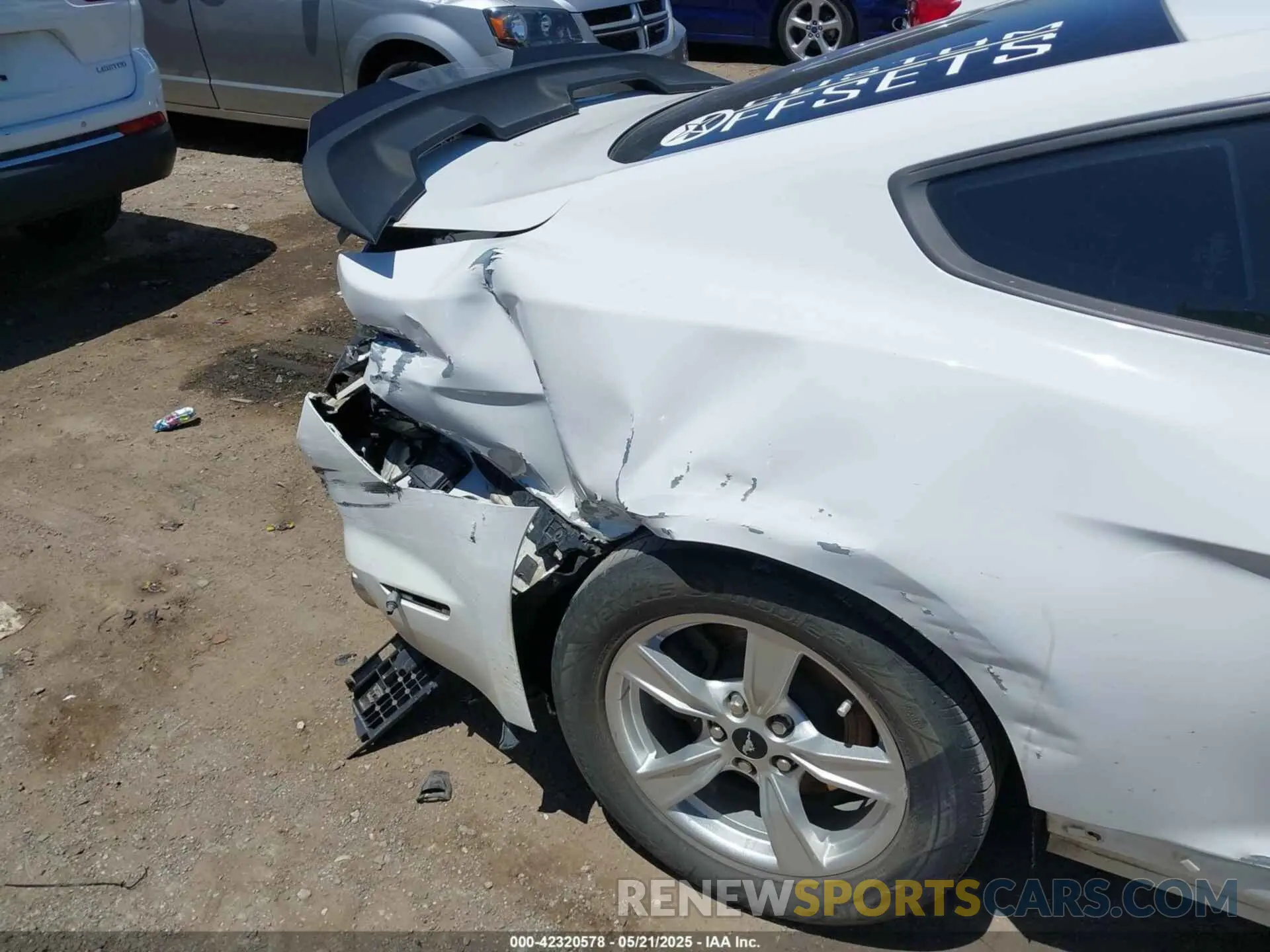 22 Photograph of a damaged car 1FA6P8TH8M5146814 FORD MUSTANG 2021