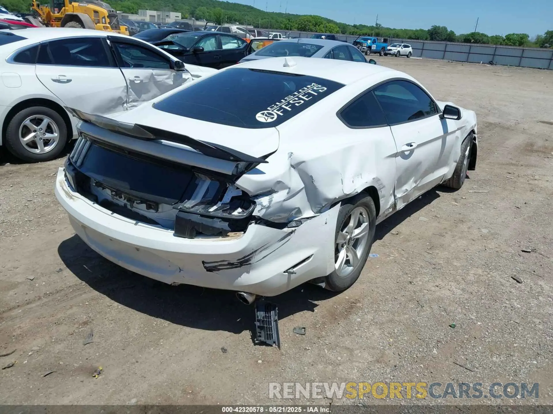 4 Photograph of a damaged car 1FA6P8TH8M5146814 FORD MUSTANG 2021