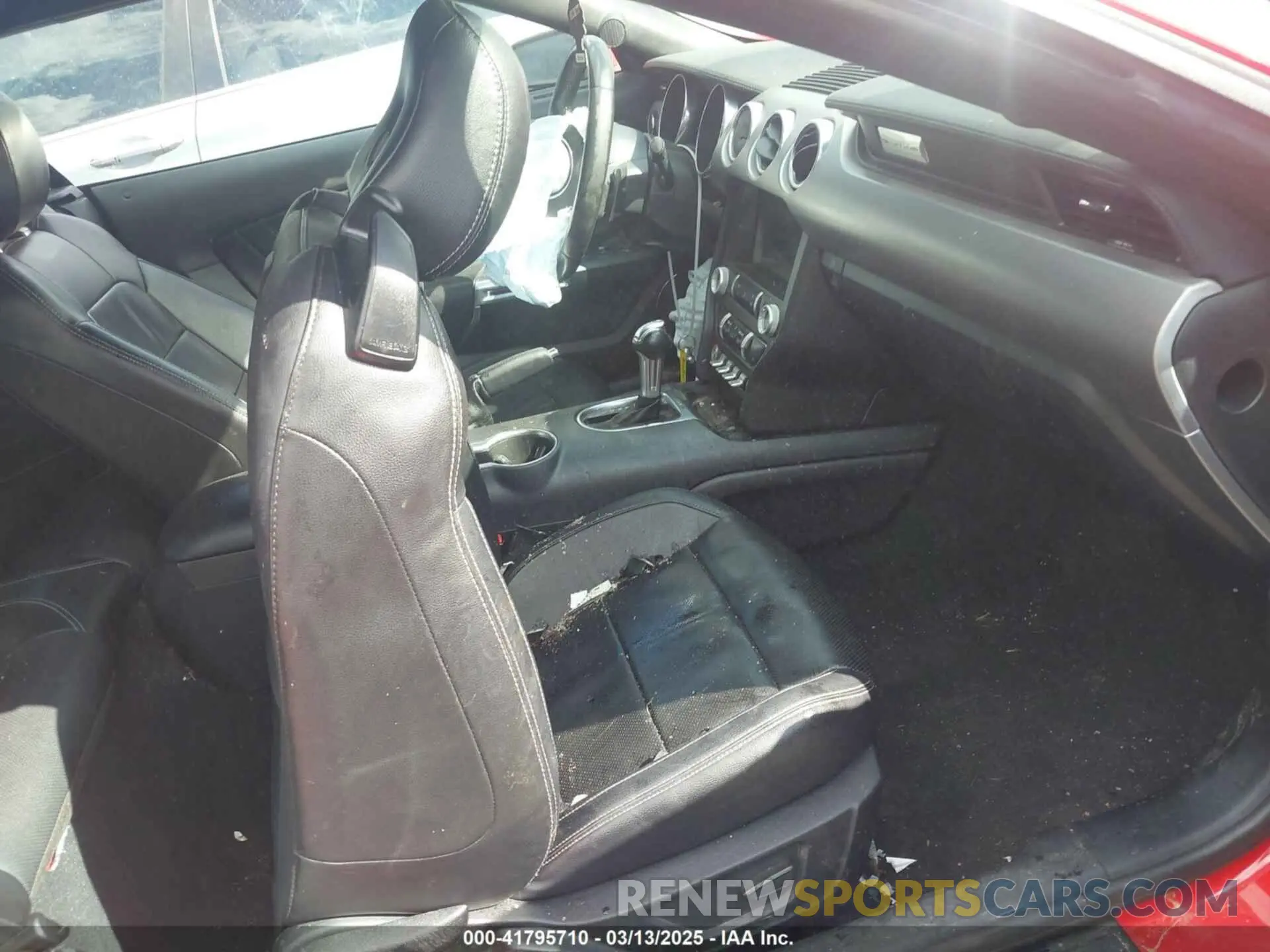5 Photograph of a damaged car 1FATP8UH0M5107751 FORD MUSTANG 2021
