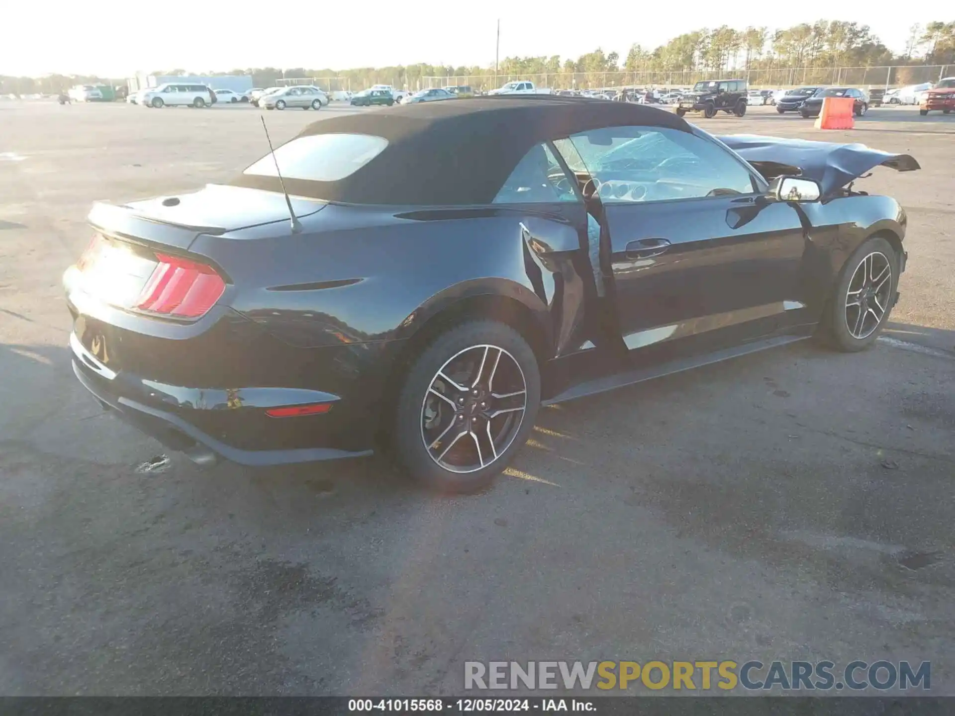 4 Photograph of a damaged car 1FATP8UH1M5116099 FORD MUSTANG 2021