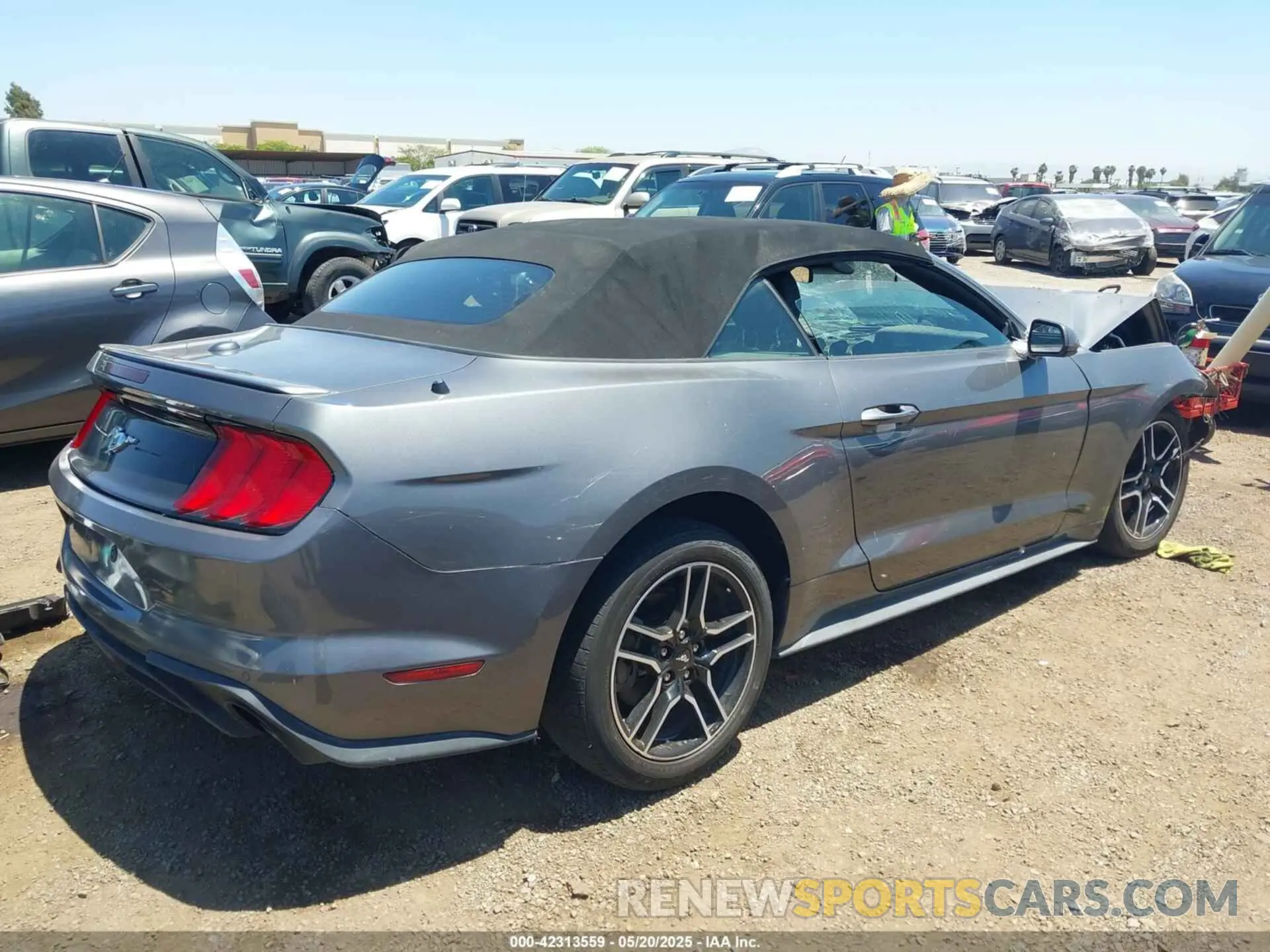 4 Photograph of a damaged car 1FATP8UH1M5123053 FORD MUSTANG 2021