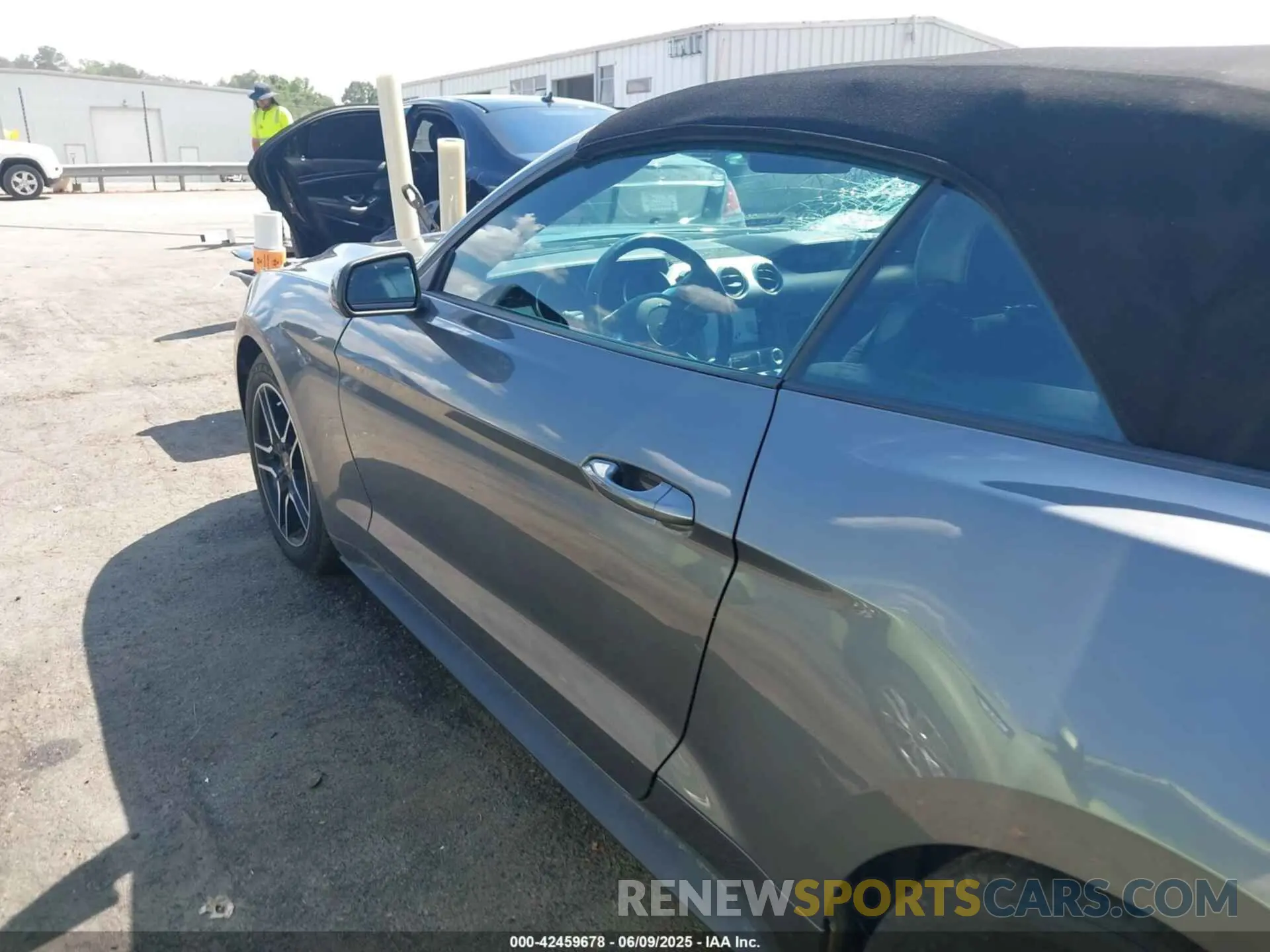 14 Photograph of a damaged car 1FATP8UH2M5104883 FORD MUSTANG 2021
