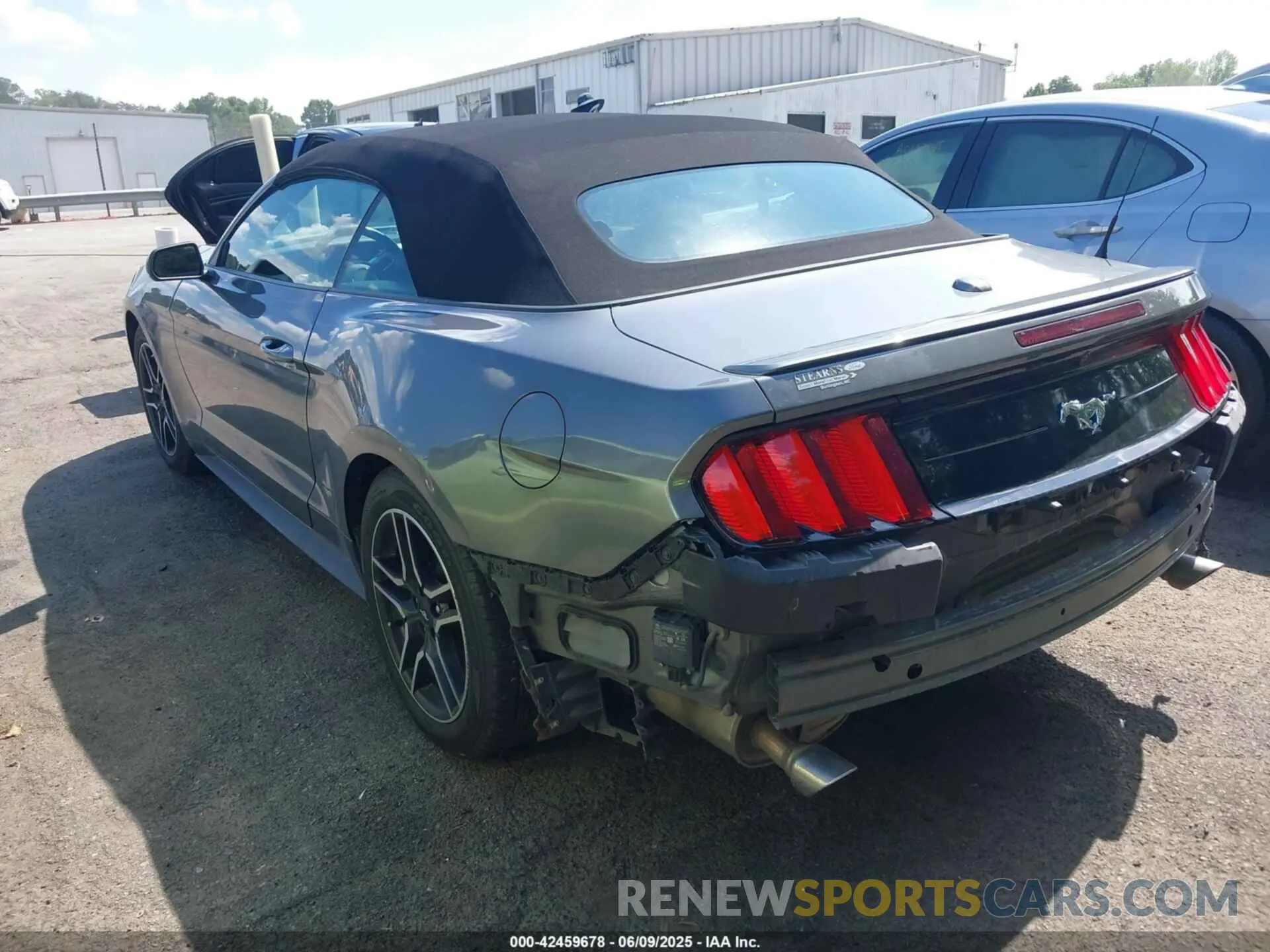 3 Photograph of a damaged car 1FATP8UH2M5104883 FORD MUSTANG 2021