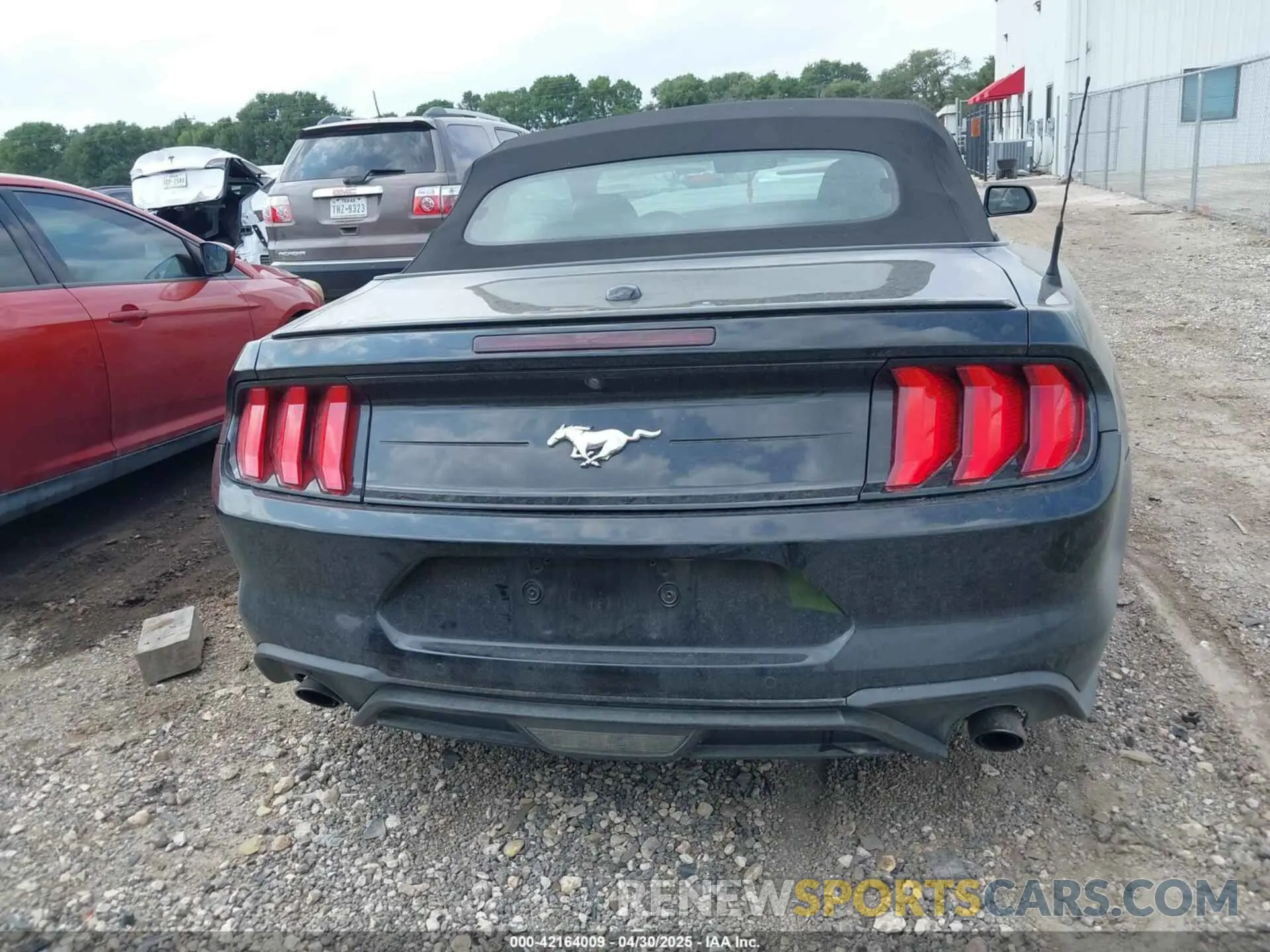 17 Photograph of a damaged car 1FATP8UH2M5120226 FORD MUSTANG 2021