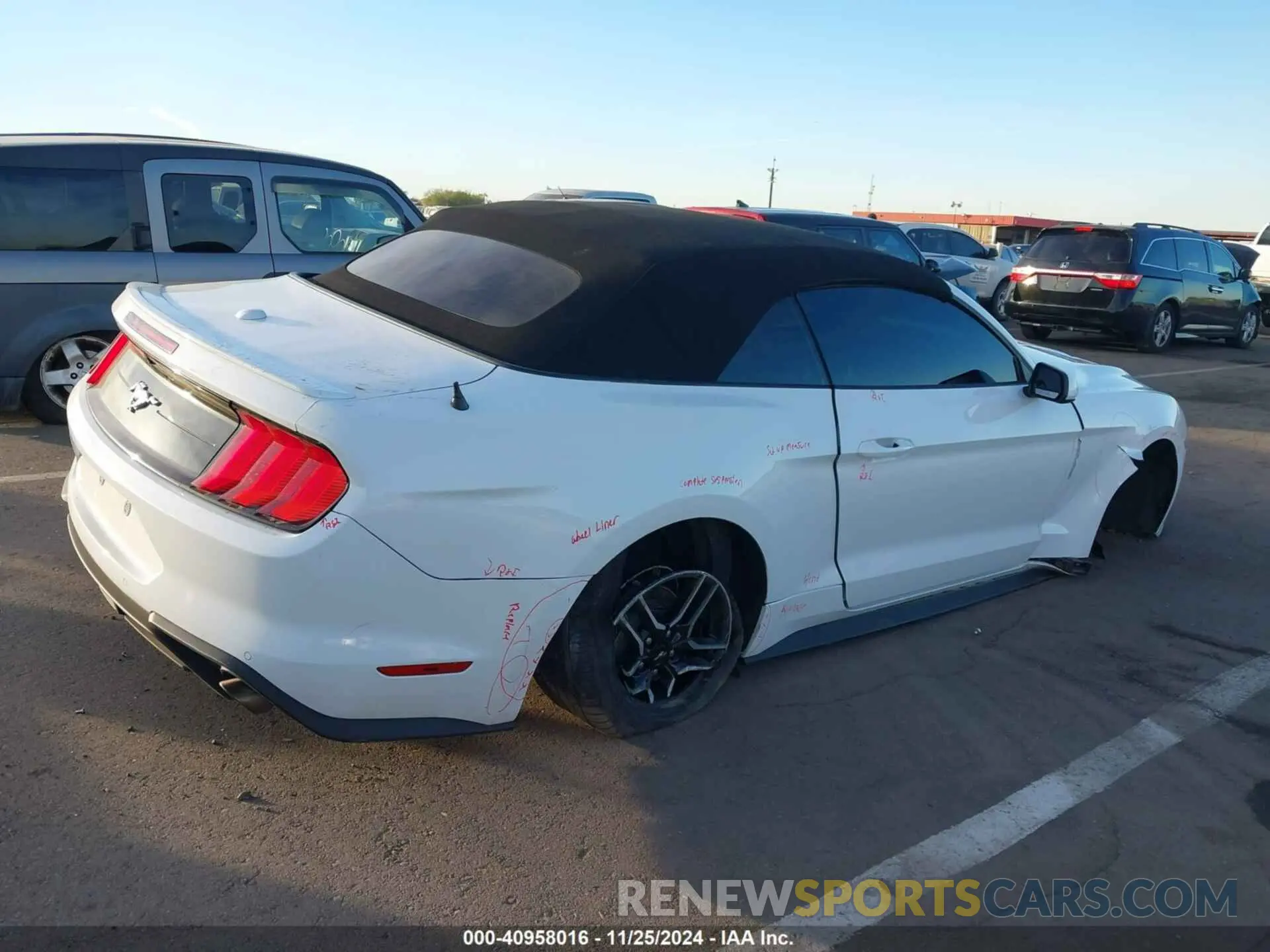 4 Photograph of a damaged car 1FATP8UH2M5120338 FORD MUSTANG 2021