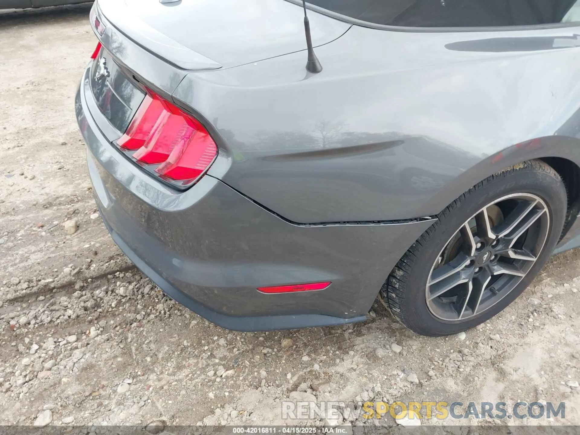 18 Photograph of a damaged car 1FATP8UH3M5130277 FORD MUSTANG 2021